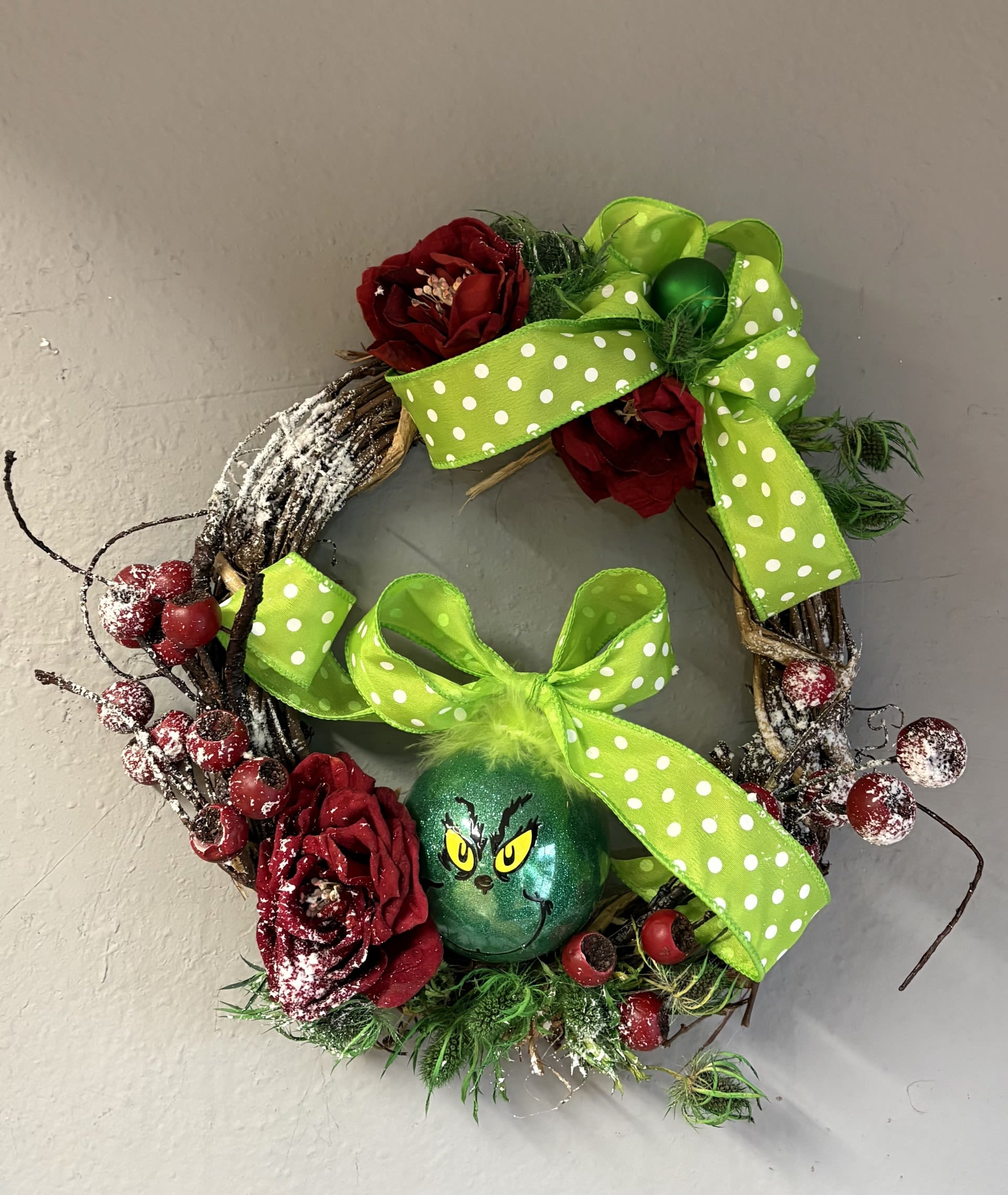 Mini Holiday Wreath (the grinch) - Da...da...da GRINCH! A fantastic, mini wreath, for the holiday season.