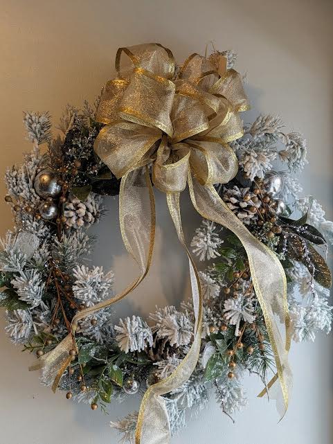 Gold and Silver Snowy Wreath - Gold and Silver Snowy Wreath