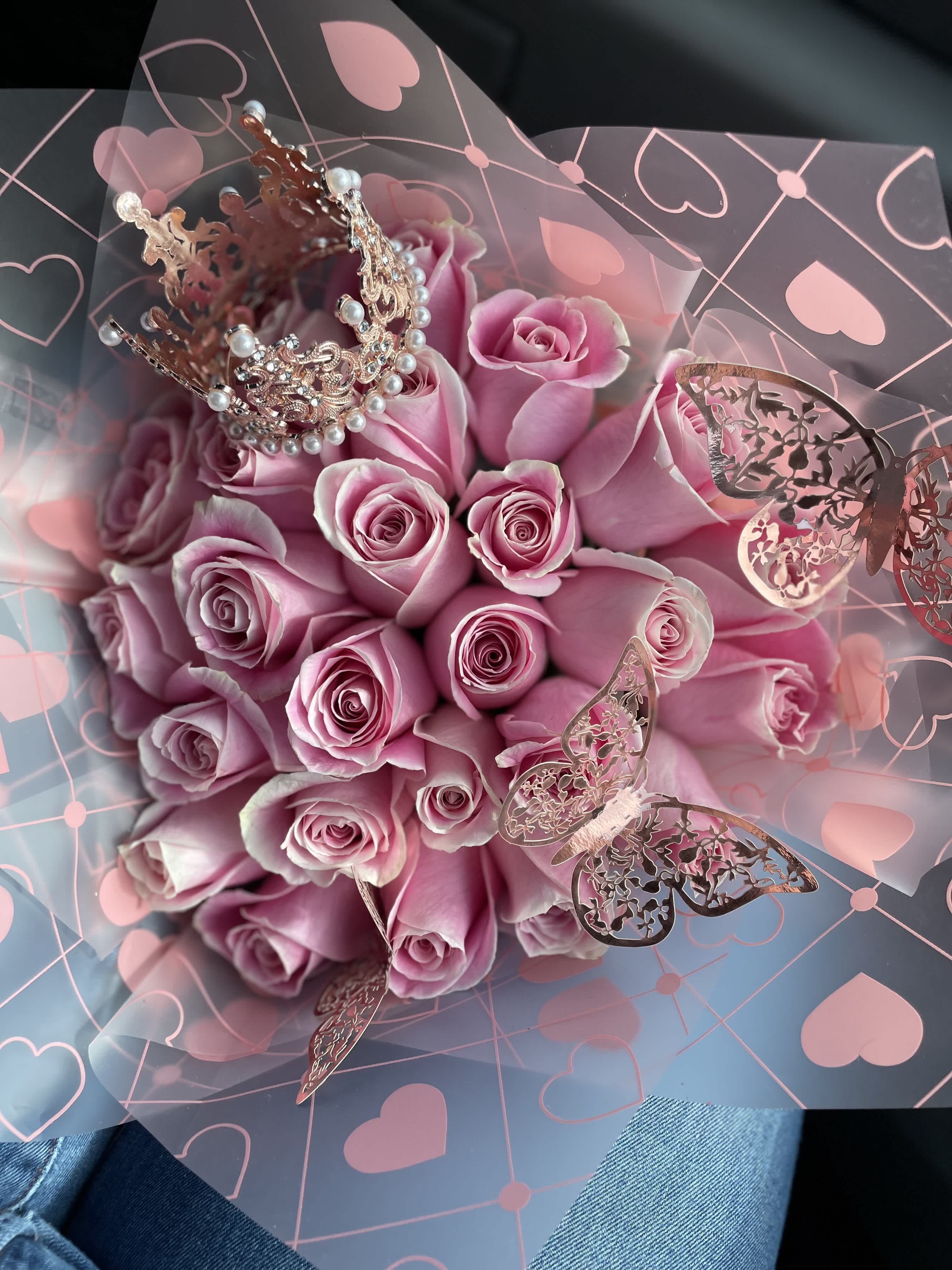 Pink Rose Bouquet - Fresh Long Stem Roses that promise to surprise your loved one. Crown and Butterfly Included