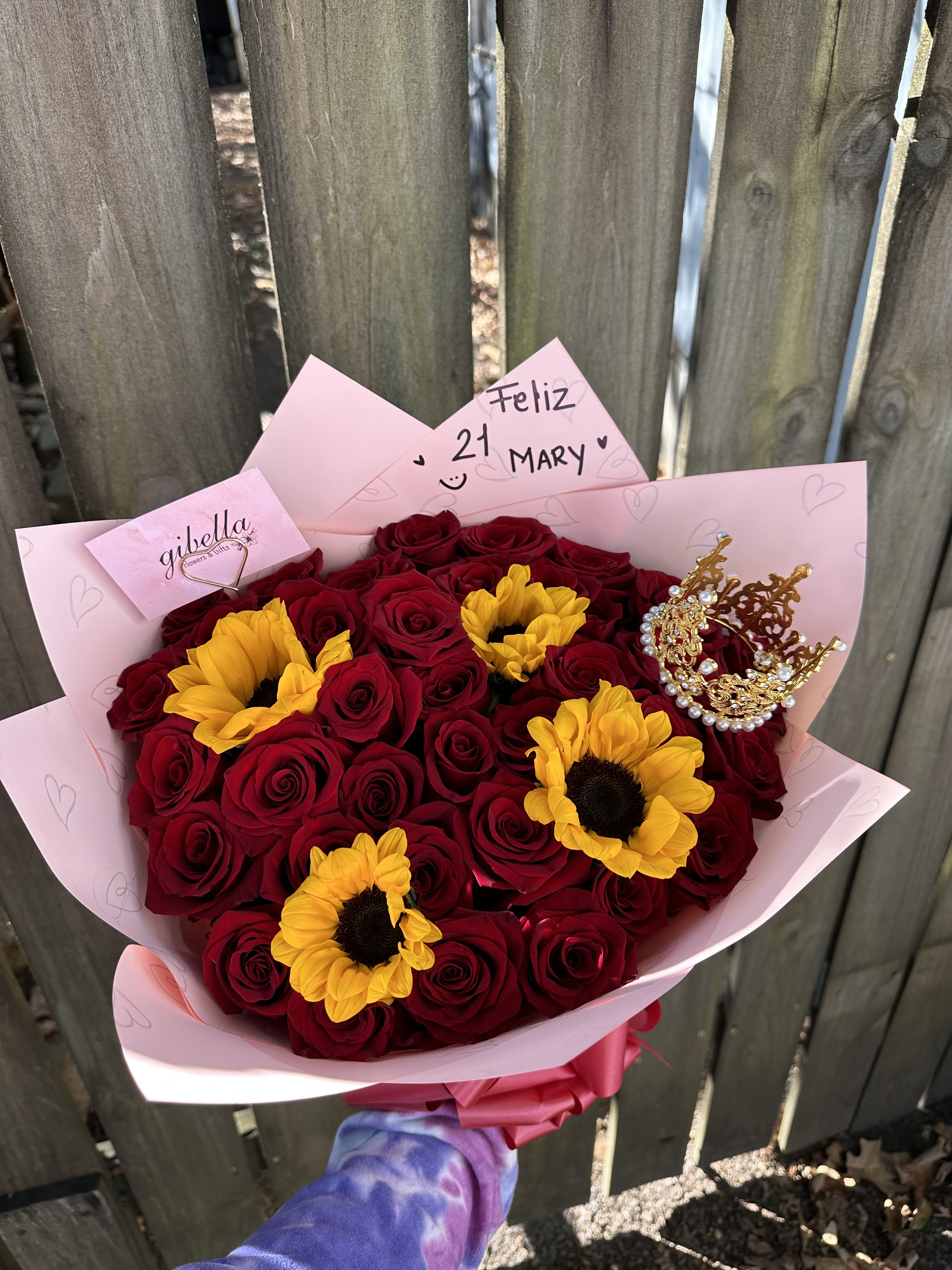 Small sunligth - Roses and sunflowers