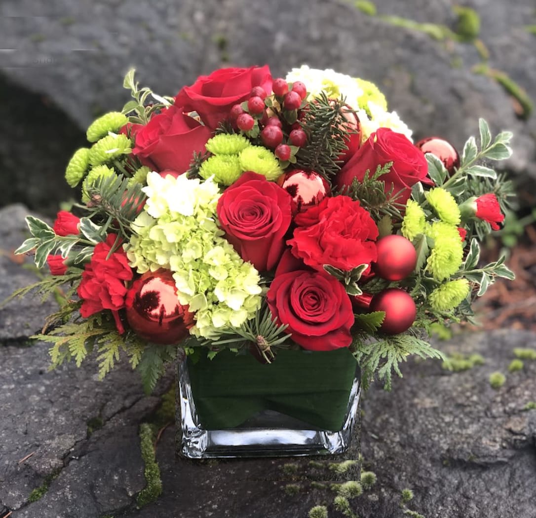 Merry &amp; Bright - This arrangement is sure to add some holiday Cheer #5454