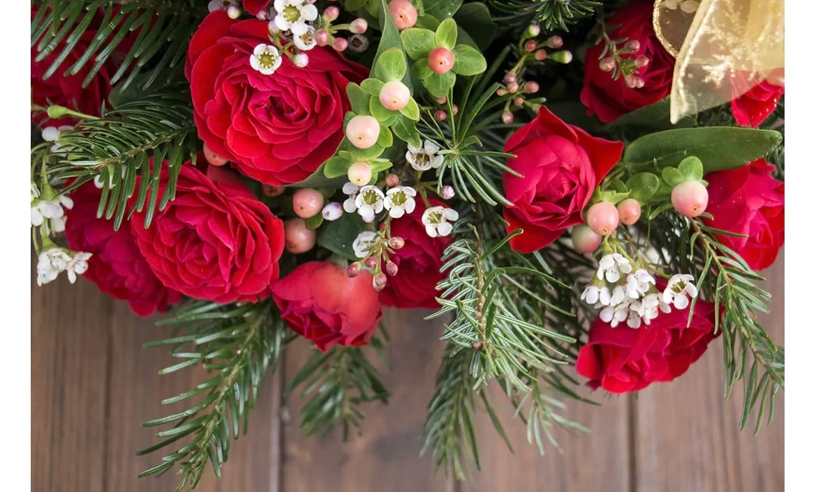 Holiday Florist Choice - Let our designers create a beautiful, one of kind seasonal floral arrangement festive for the holidays. Our designers will choose from the best fresh flowers we have and create a beautiful arrangement. If particular colors are preferred, please add in the special instructions below.