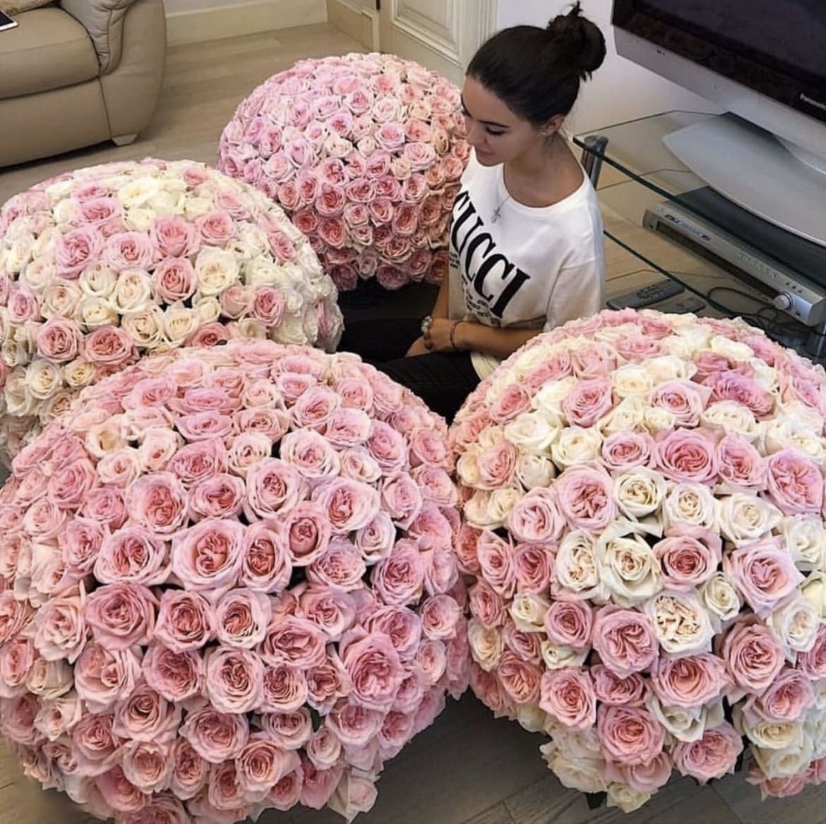 1001 Roses Dream Set - Wow her with 4 XXL premium flower boxes 250 roses/ea