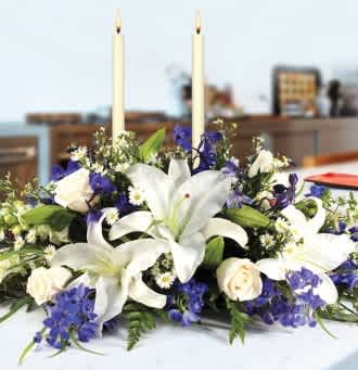 Hanukkah Centerpiece - Celebrate Hanukkah with this beautiful centerpiece complete with candles