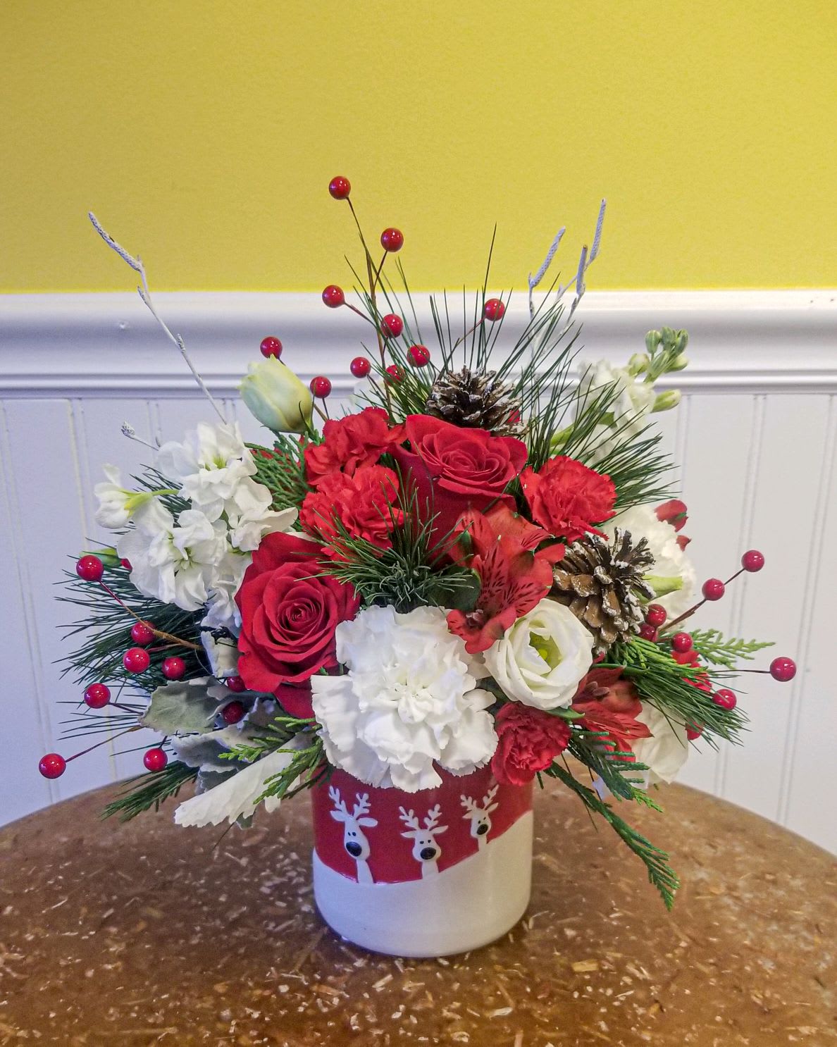 Where's Rudolph ? - Dancer, Prancer and Vixen are looking through the snow for Rudolph in this adorable Christmas Bouquet. 