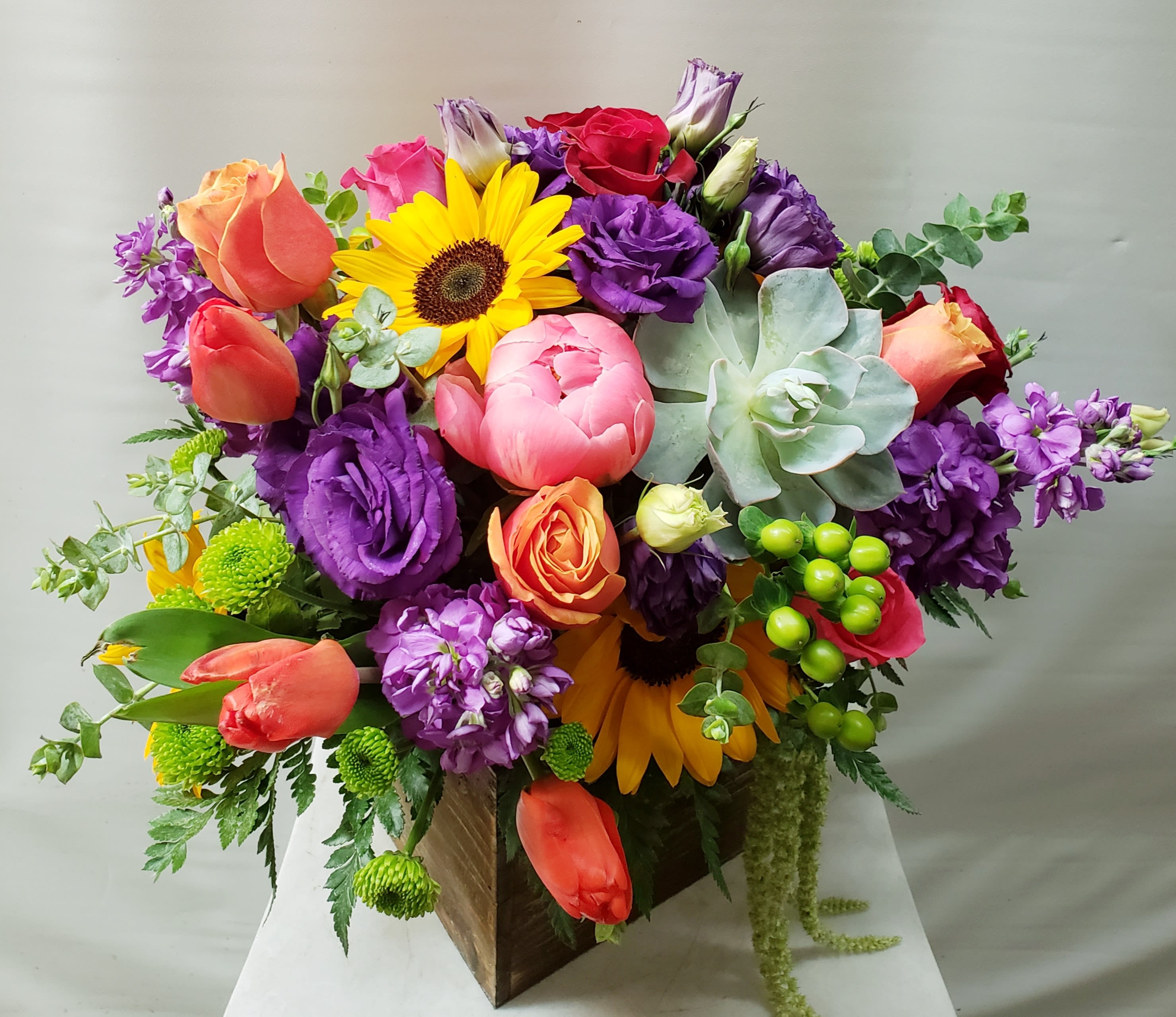 Summer Jewels - 17&quot;H x 16&quot;W