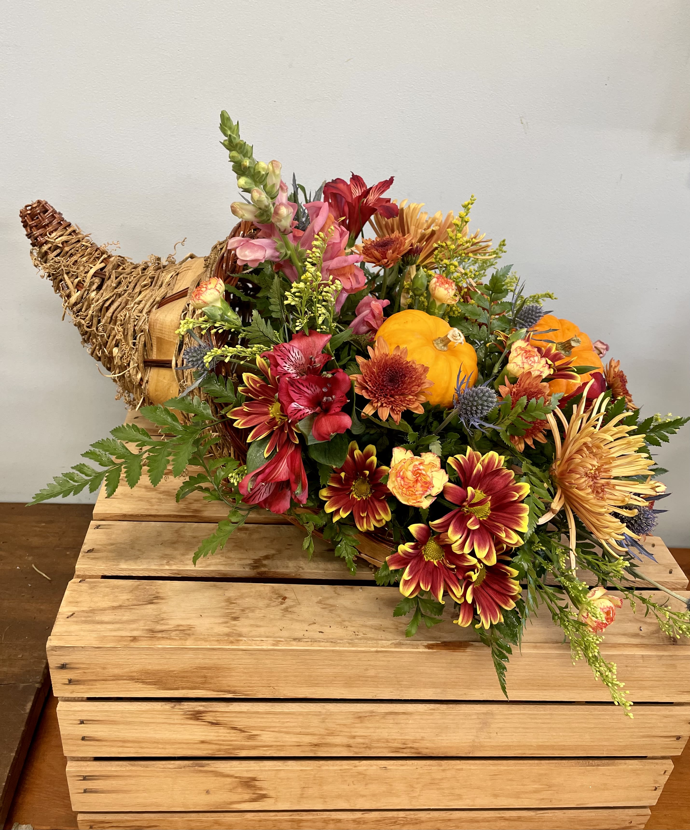 Large Cornucopia Centerpiece  - A festive gift to send to family and loved ones this Thanksgiving season. It’s the Perfect addition to their dining table and thanksgiving spread. Even includes real pumpkins!