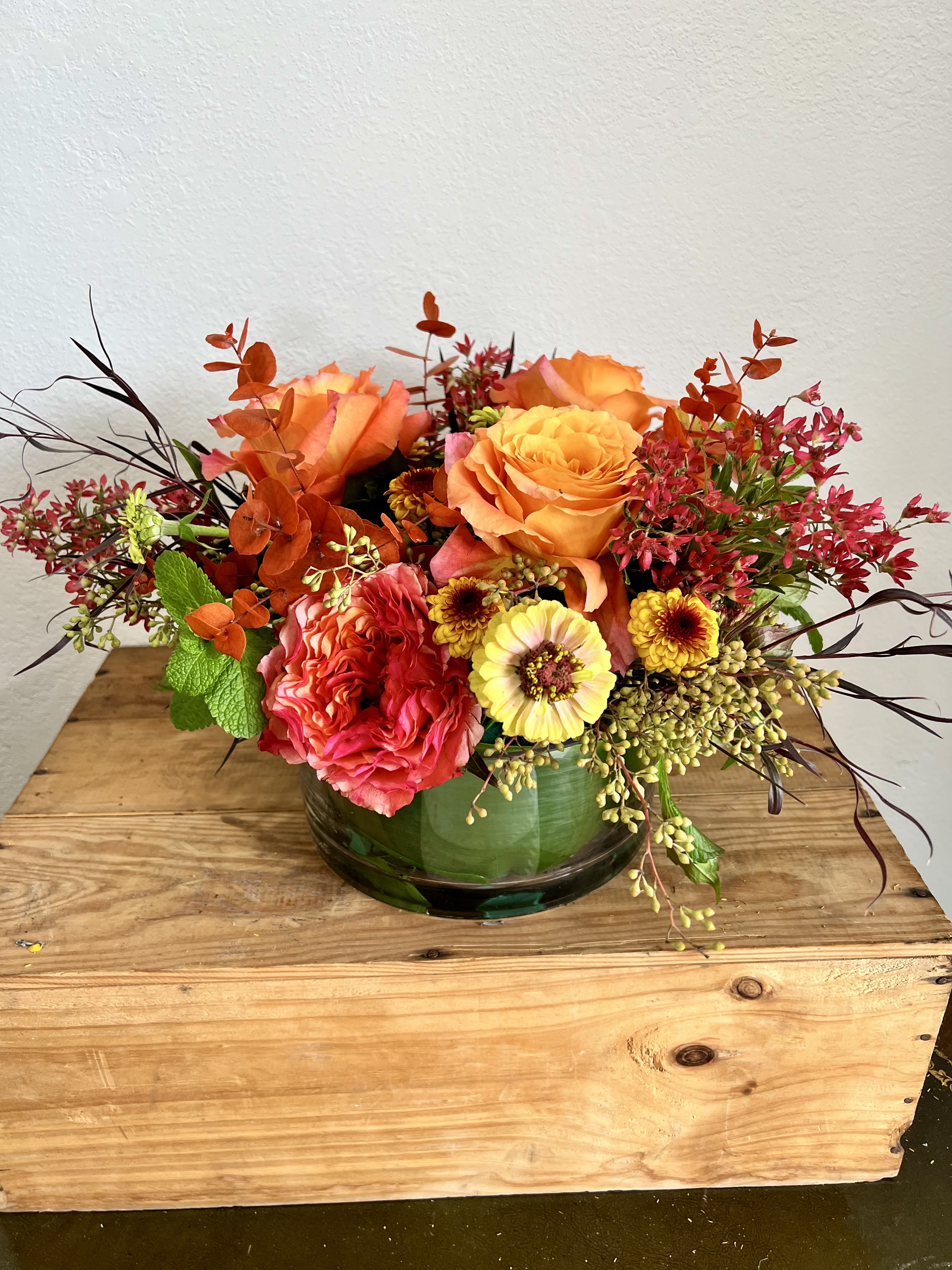Bountiful  - Beautiful rich fall colors to adorn your festive table. The Standard is for a table of six. The Deluxe is for a table of eight. The Premium is for a table of 12. 