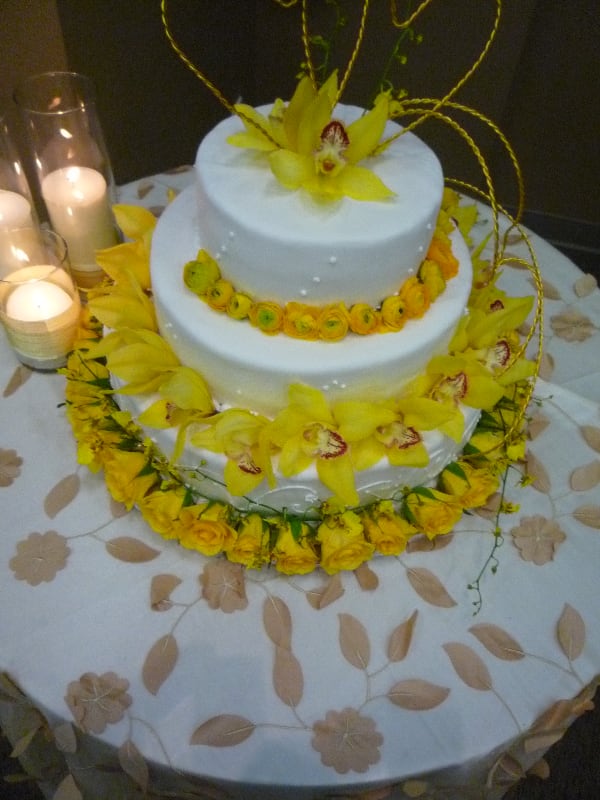 Cake Decoration - Cake Decoration with yellow Cymbidium,Mini Roses..