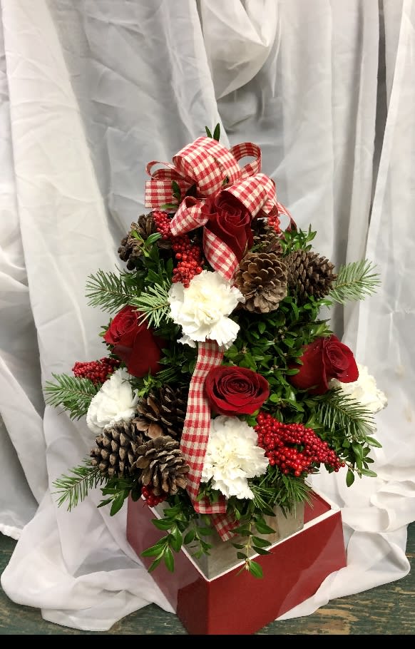 Country decorated boxwood tree - Red and white boxwood tree in wood box