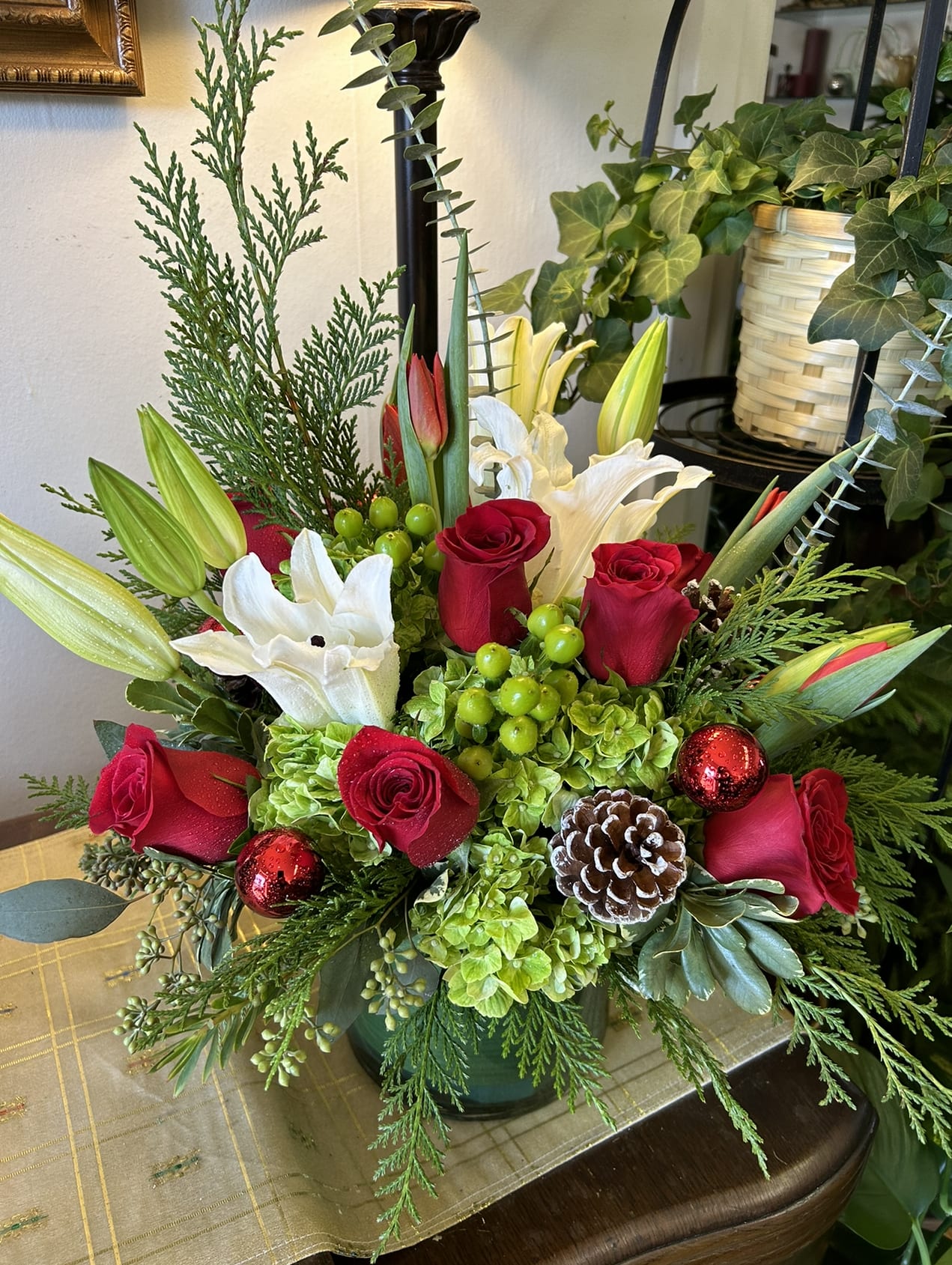 Christmas cylinder bouquet - Christmas cylinder bouquet