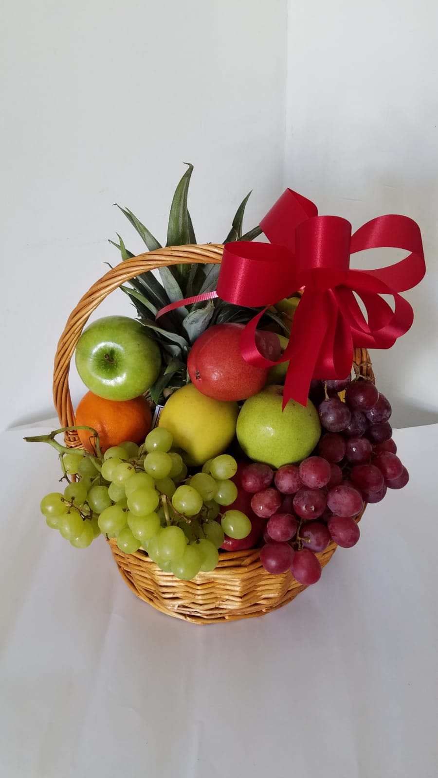 Fruit Basket - Fruit basket all make fresh and delicius produc