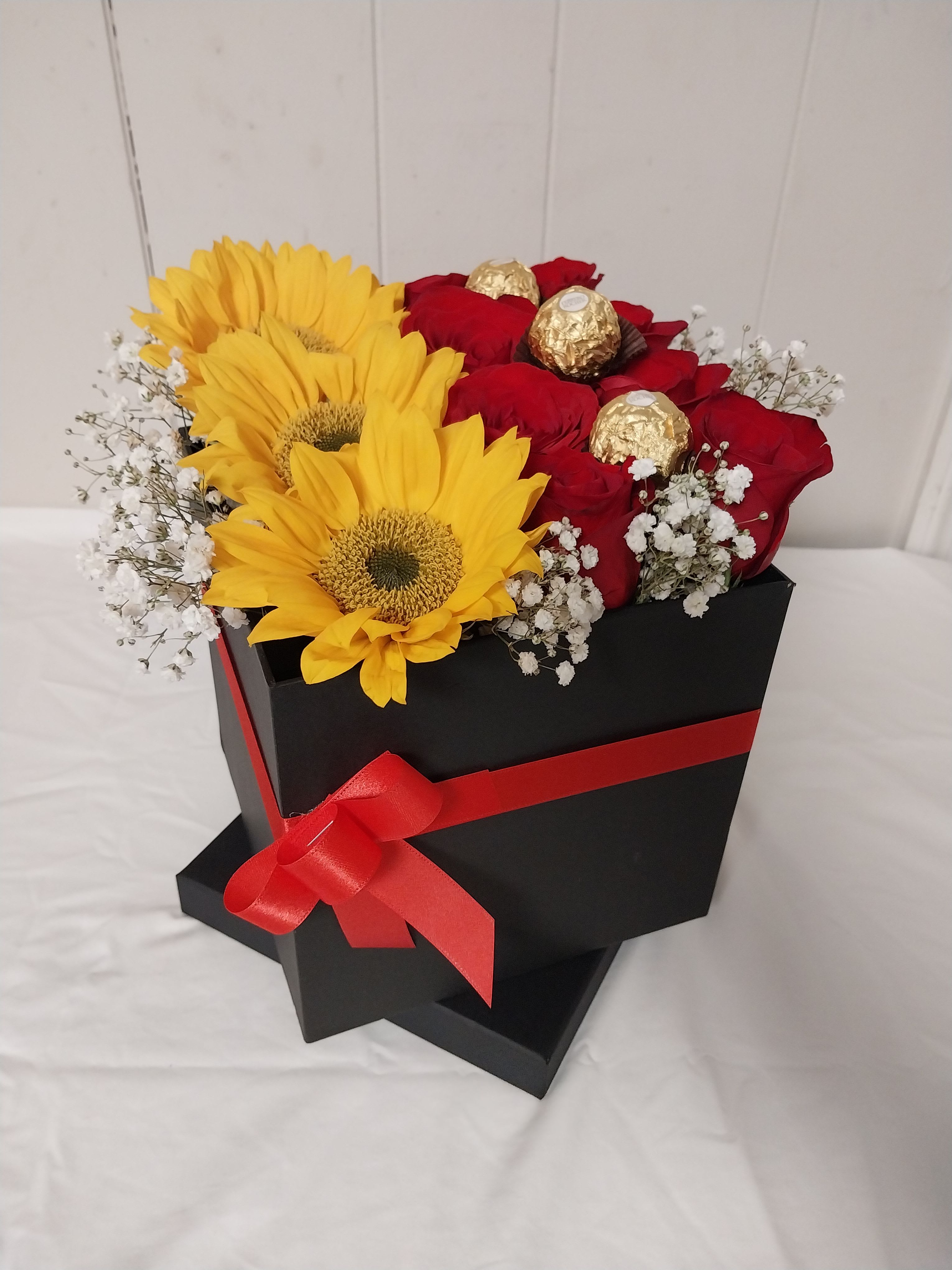 Caja Dúo De Encanto - hermosa caja con rosas rojas y chocolates 