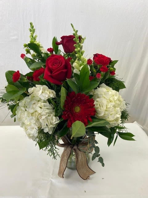 Winter Dream Bouquet - This wonderful bouquet makes for the perfect holiday gift! 