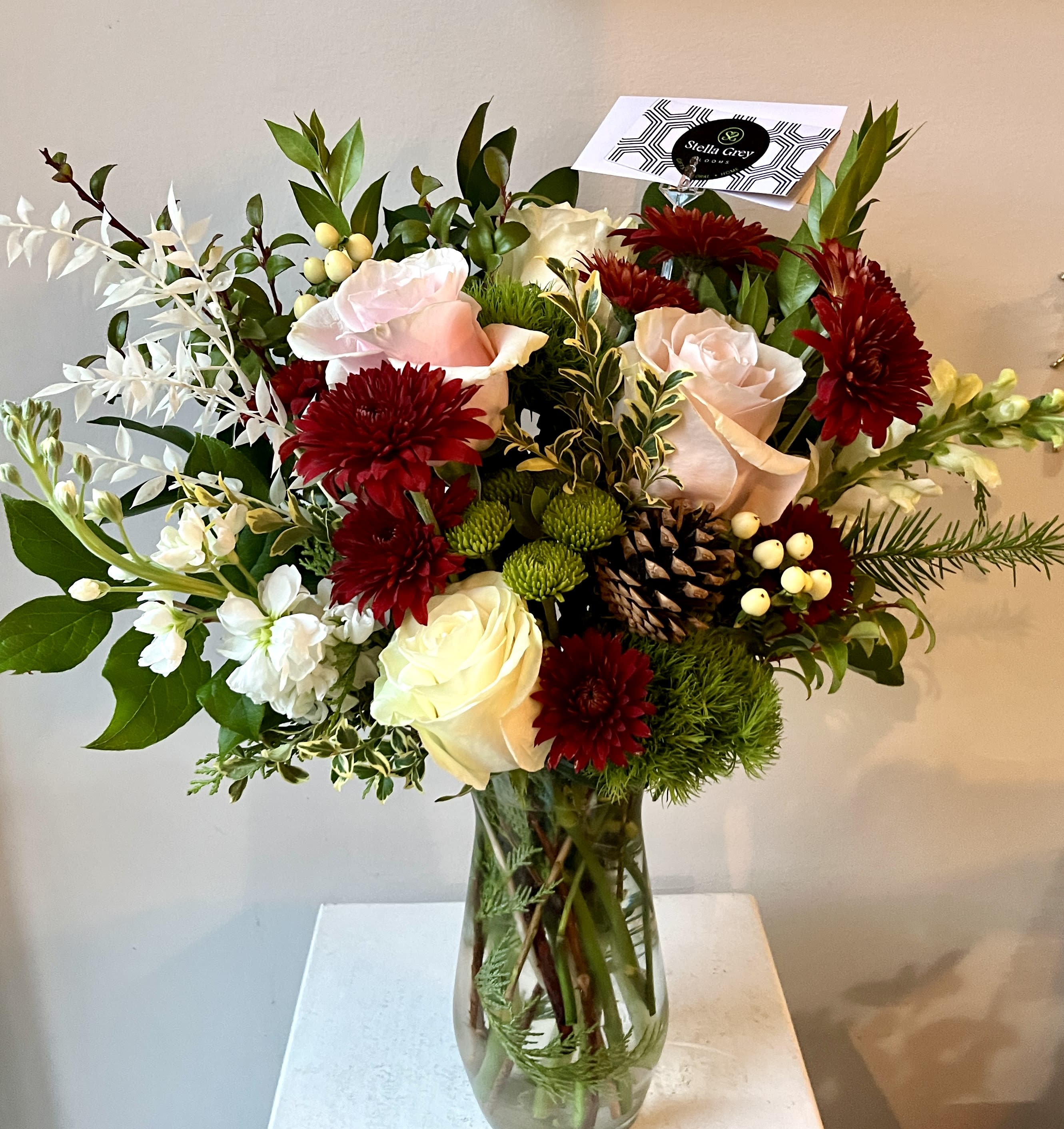 Artsy Pinky Xmas Bouquet   - Holiday Bouquet with Pink Roses