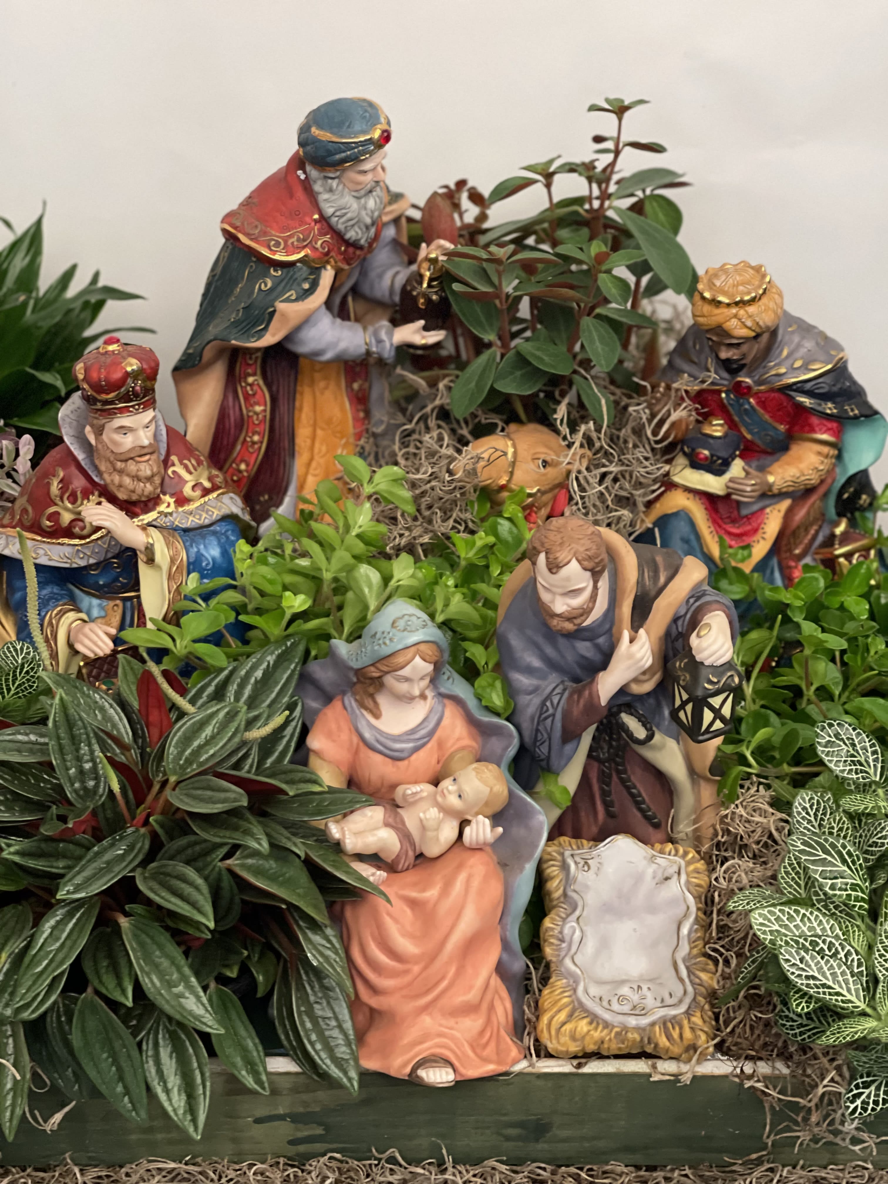 Nativity set planter  - Porcelain Nativity set 