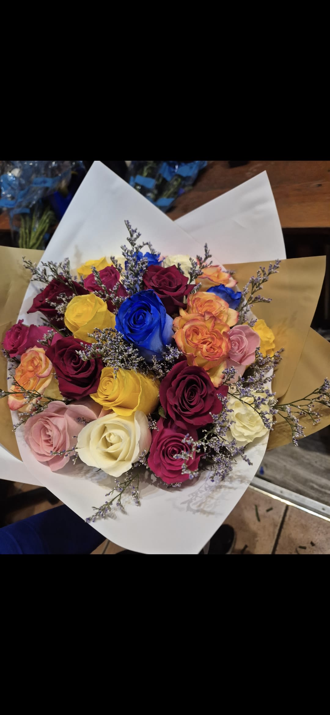 mixed roses - 25 mixed flowers.