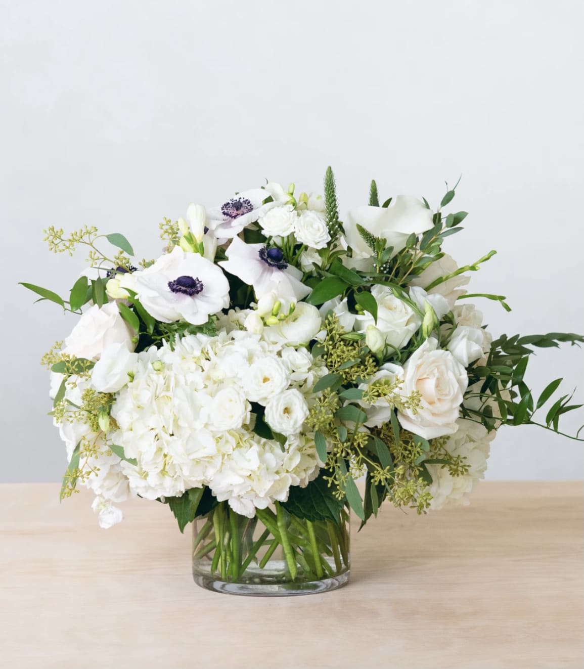 Snow White - Beautiful white and green flowers for any occasions. 