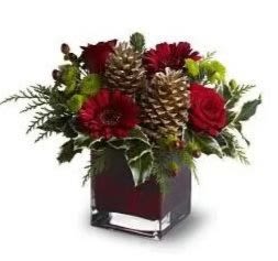 The Christmas Pinecone Centerpiece - Just right for sending a dash of Christmas cheer!