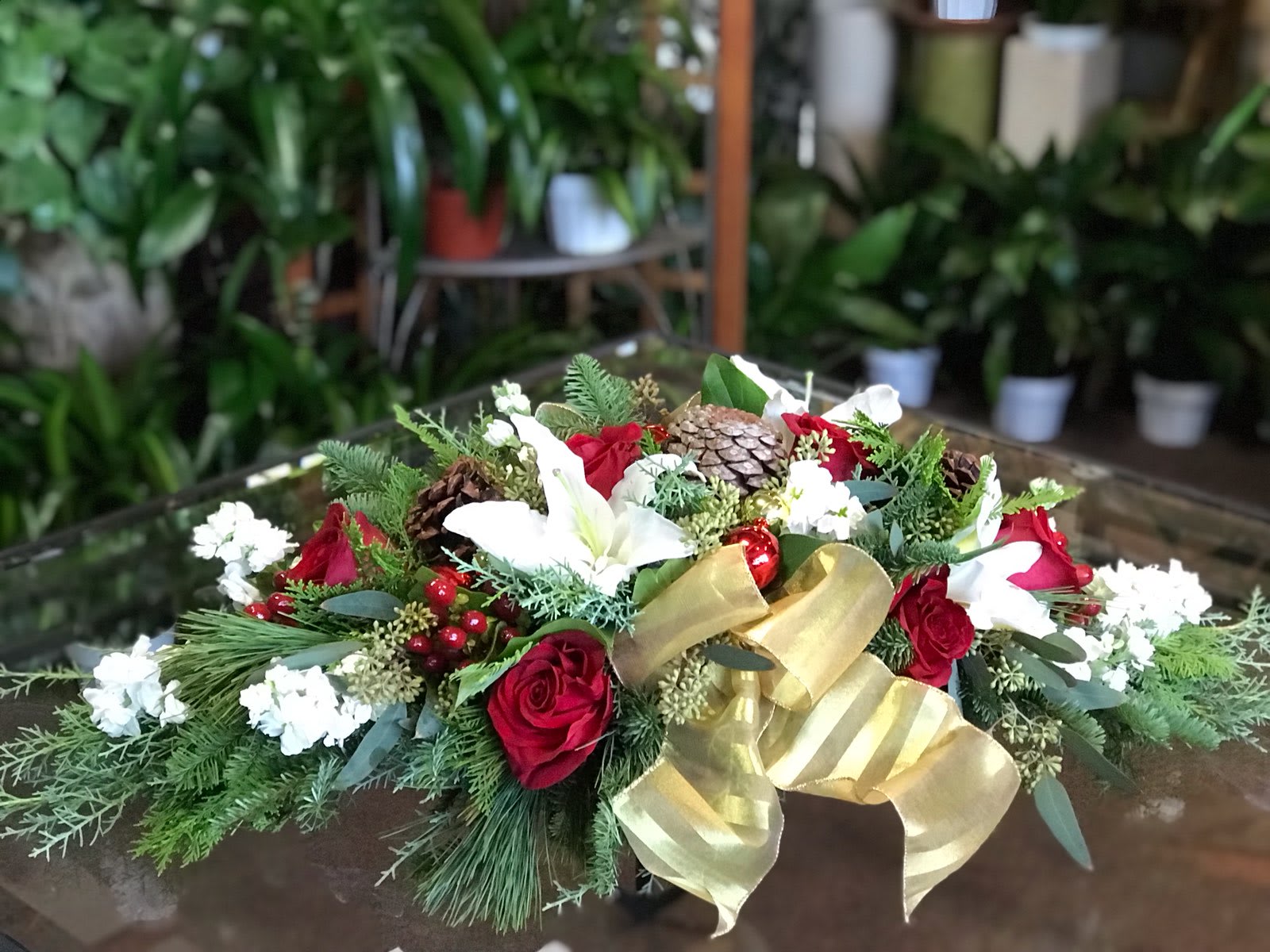 Holiday Centerpiece - Centerpiece perfect for the holiday season