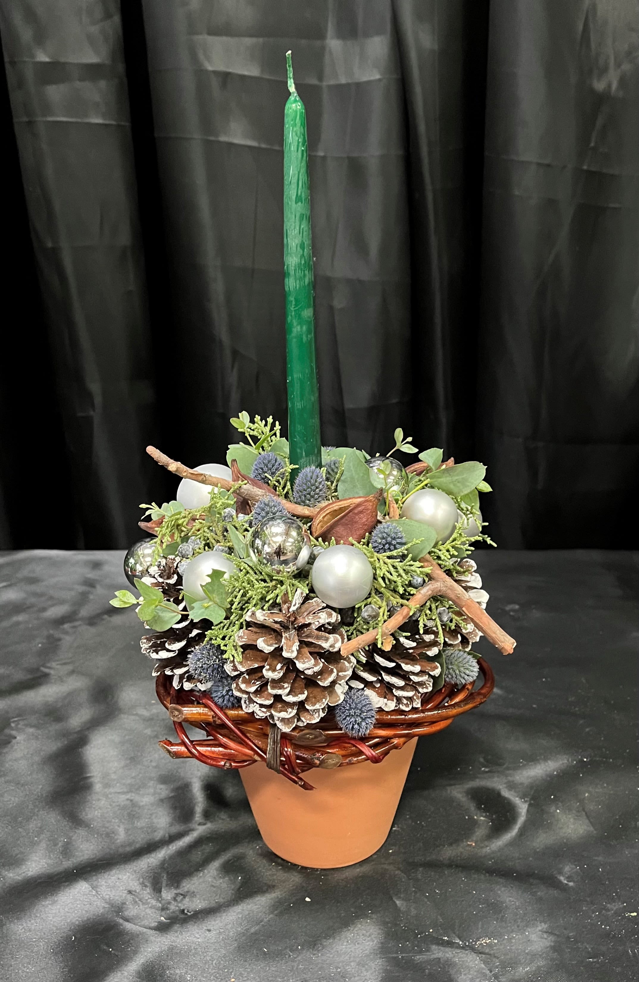 Rustic Christmas - An arrangement perfect for your dining room table