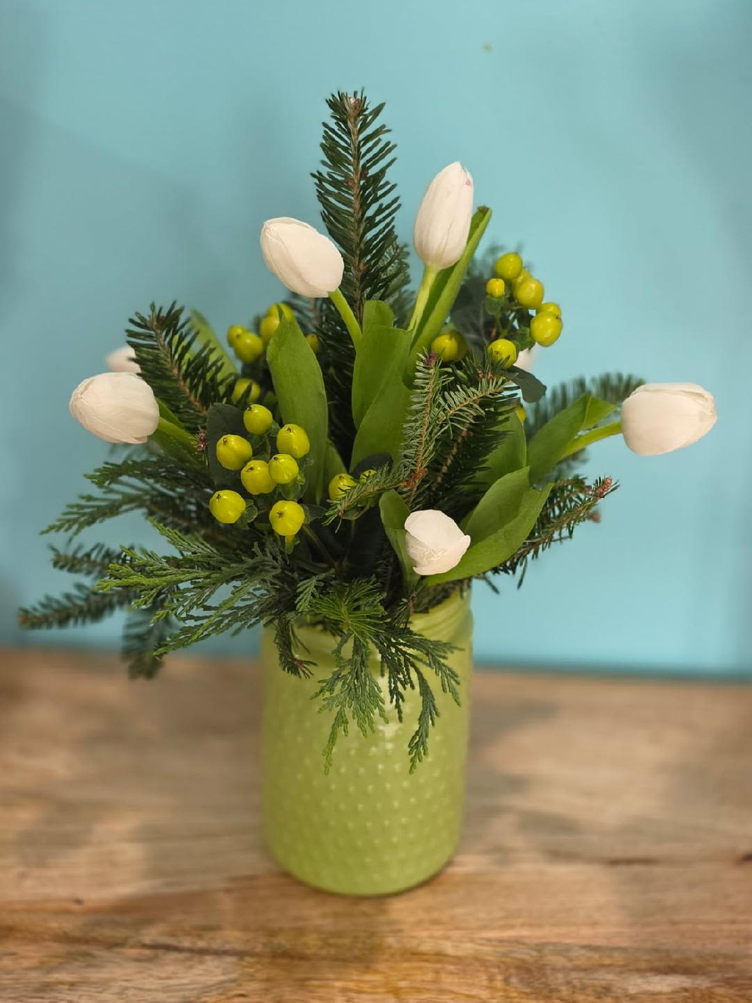 Evergreen Tulip Charm - Spruce up your house with beautiful white tulips