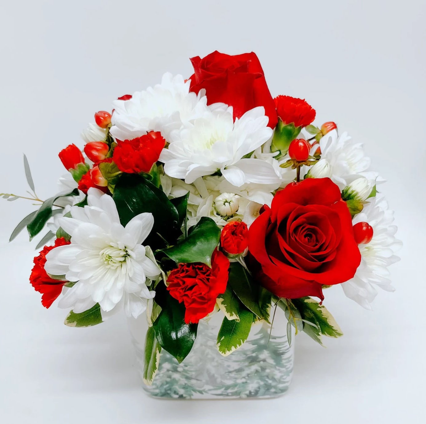 CHRISTMAS TREE CHEER - Comes with a ceramic keepsake vase to use year after year.. 