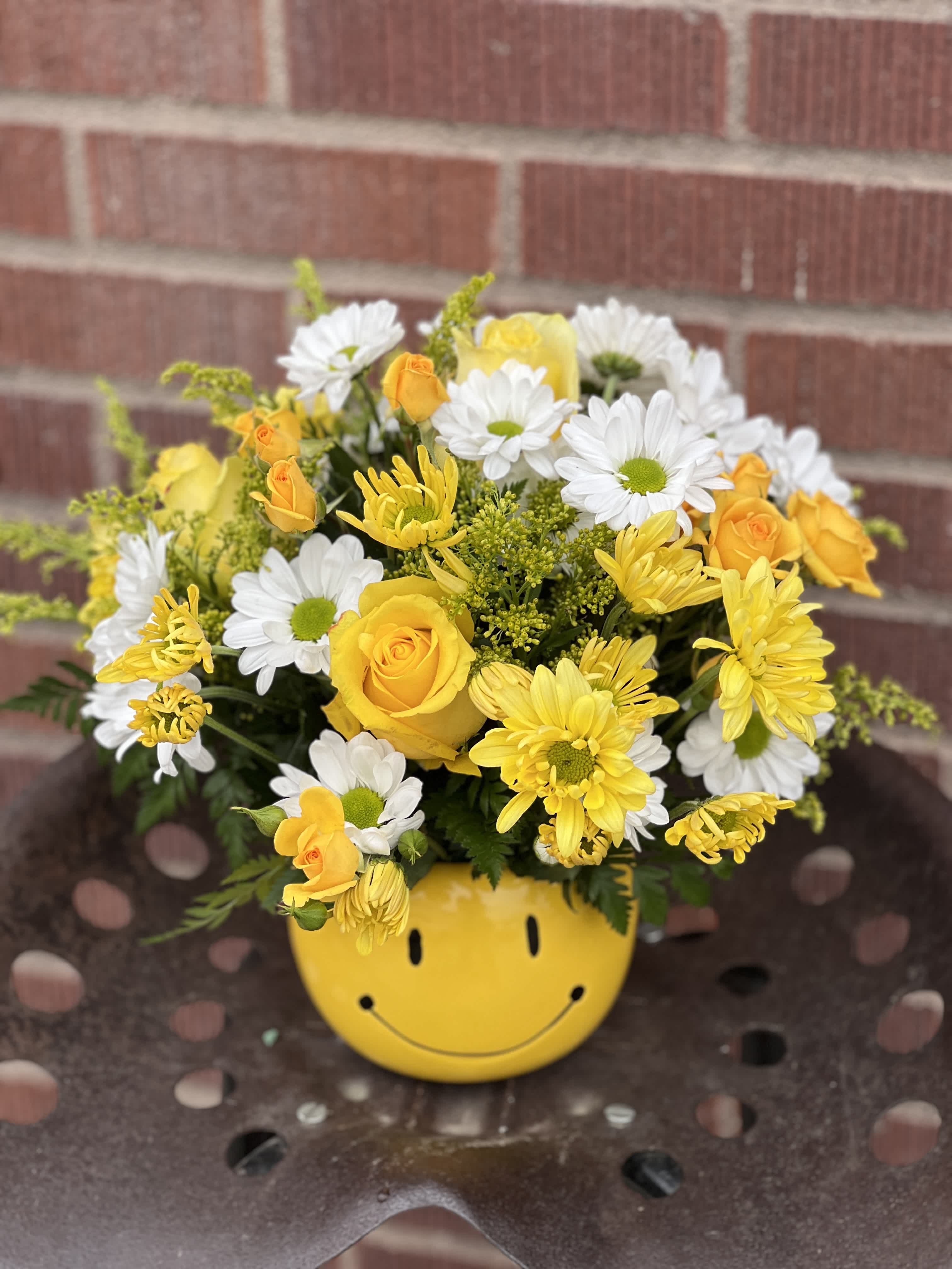 Send A Smile - Arriving in a smiley face ceramic.