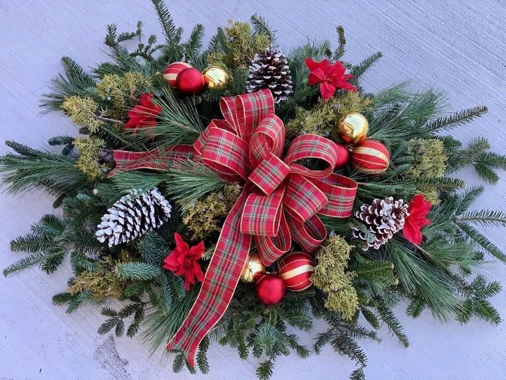 cemetery grave marker/ blanket - for pick up only need 24 hour notice please cemetery grave marker/ blanket  Bows/Ribbons/Decorations change daily based on what is available when we make our blankets and wreaths.  standard size is approximately 3 1/2 feet to 4 feet in length 