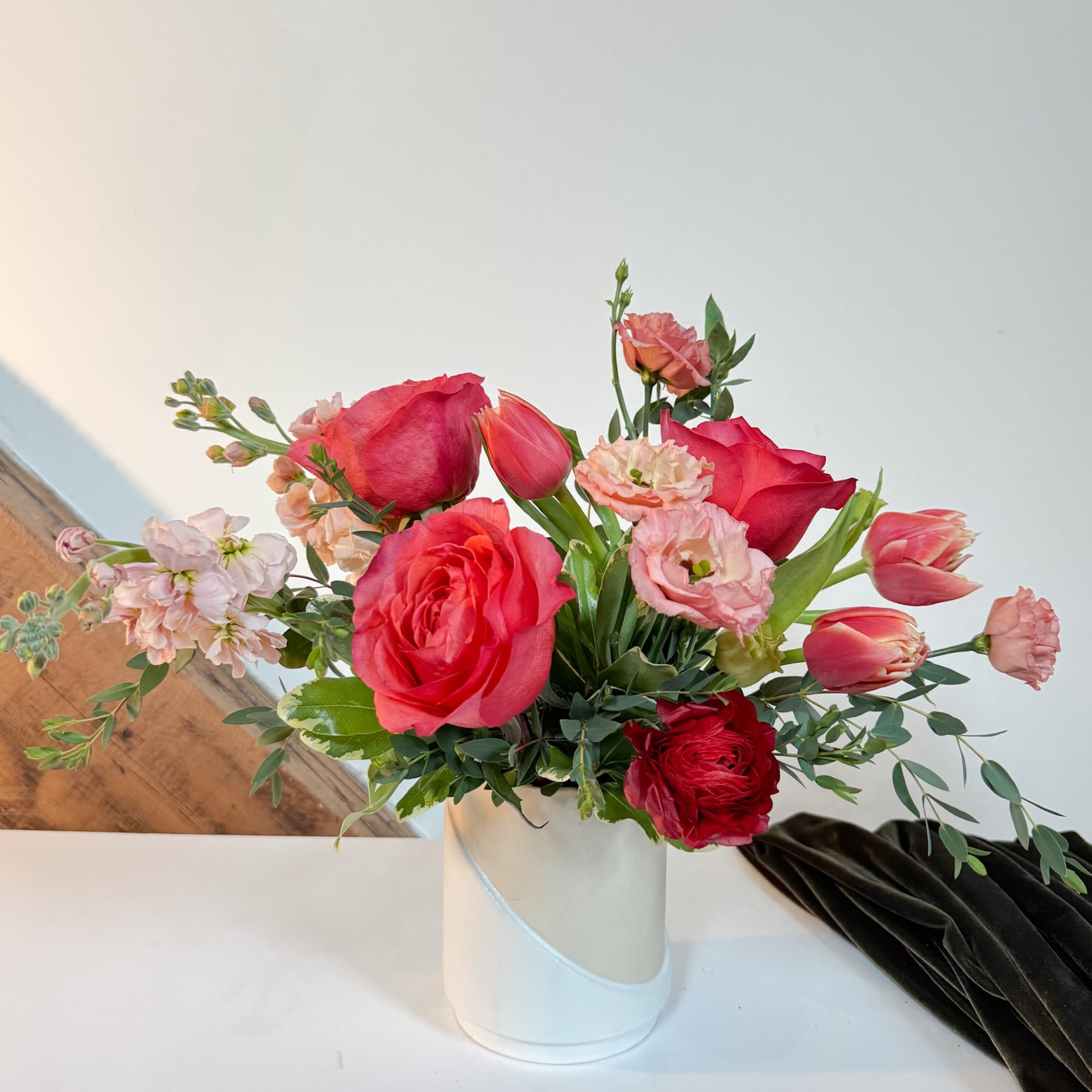 Frosted Cranberry - A cheerful blend of winter warmth and soft romance, perfect for brightening chilly days. Approximate size is 9"x 9"