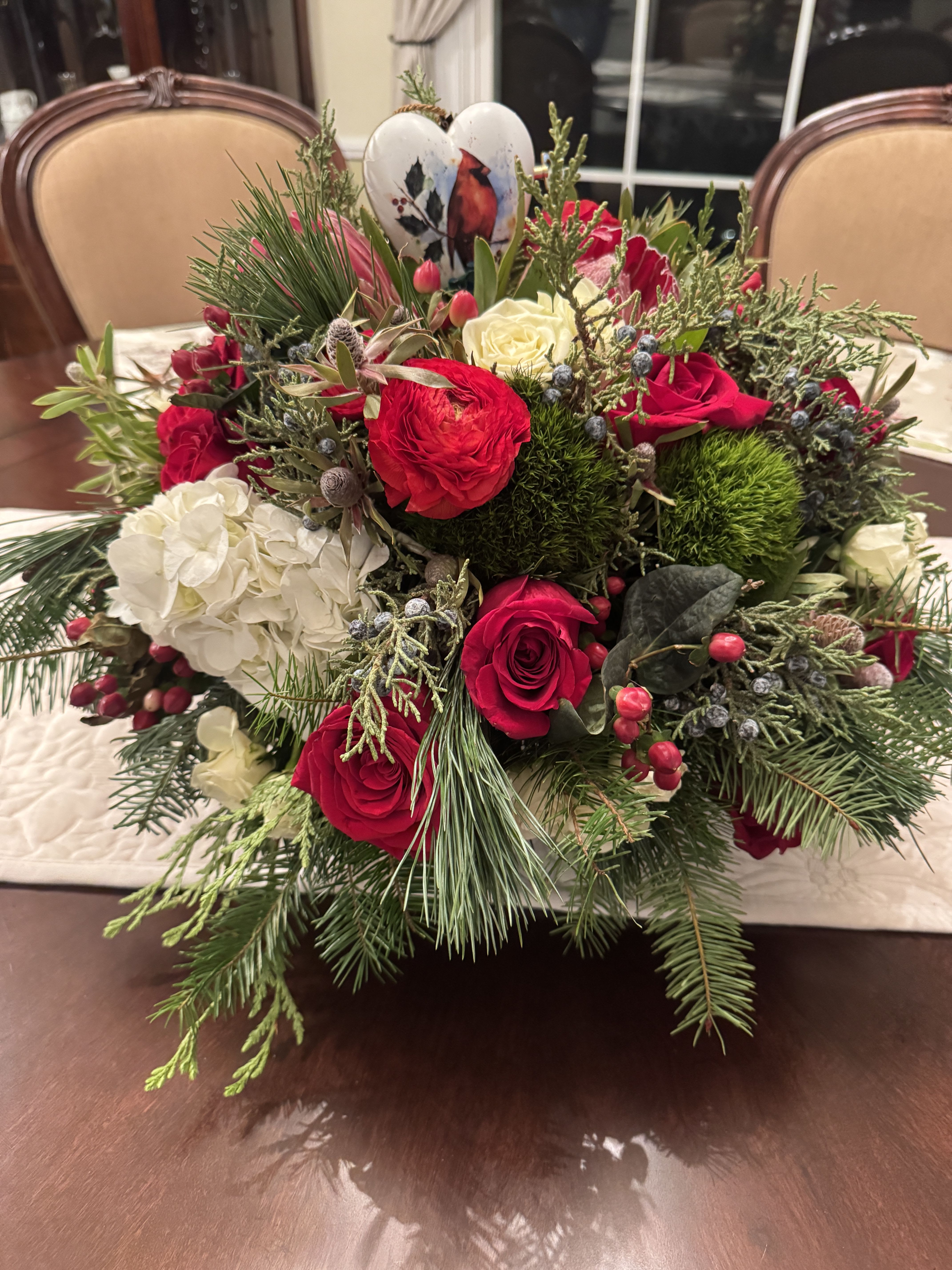 Christmas Treasure - A Christmas arrangement to make the table glow with elegance. (redbird heart not included)