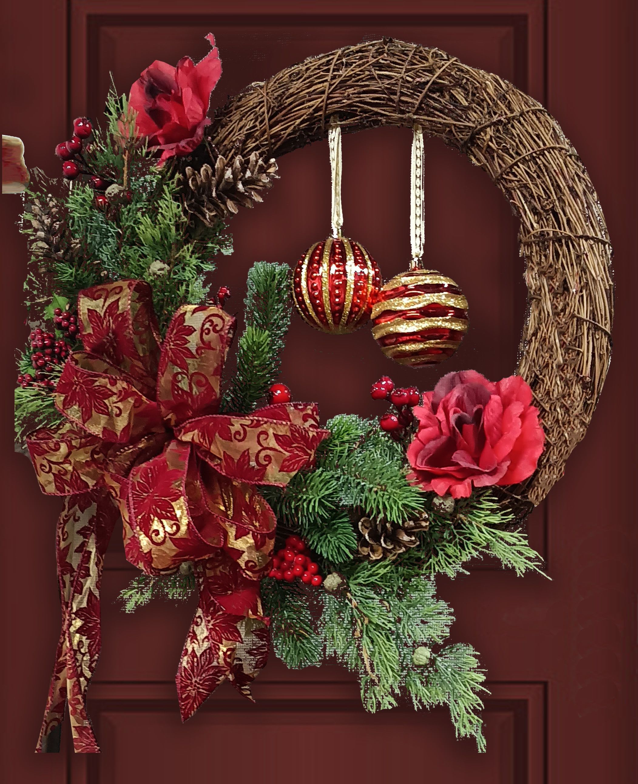 Artificial/SILK Holday Wreath 1 - Bautiful Silk Christmas Wreath with Ornaments