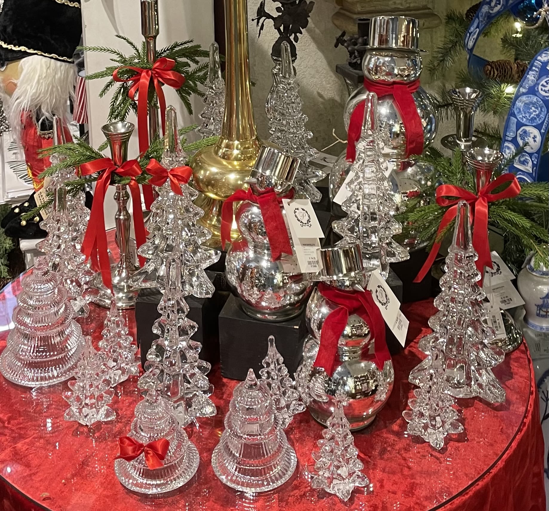 Crystal Christmas - Beautiful pieces to enhance your decor.