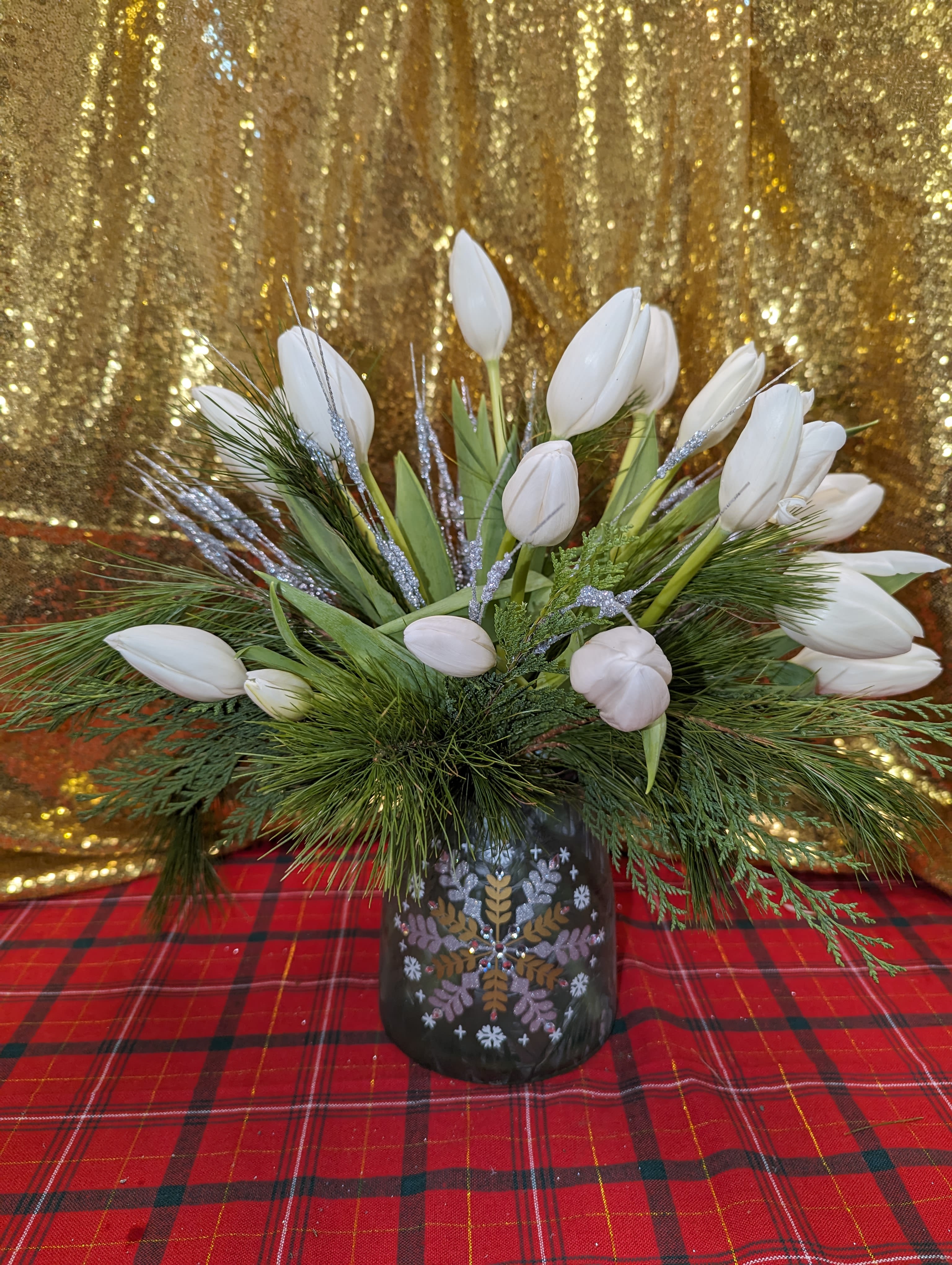 Winter Tulips - 15 white tulips in a beautiful snowflake vase. Please note that the tulip size may differ due to suppliers