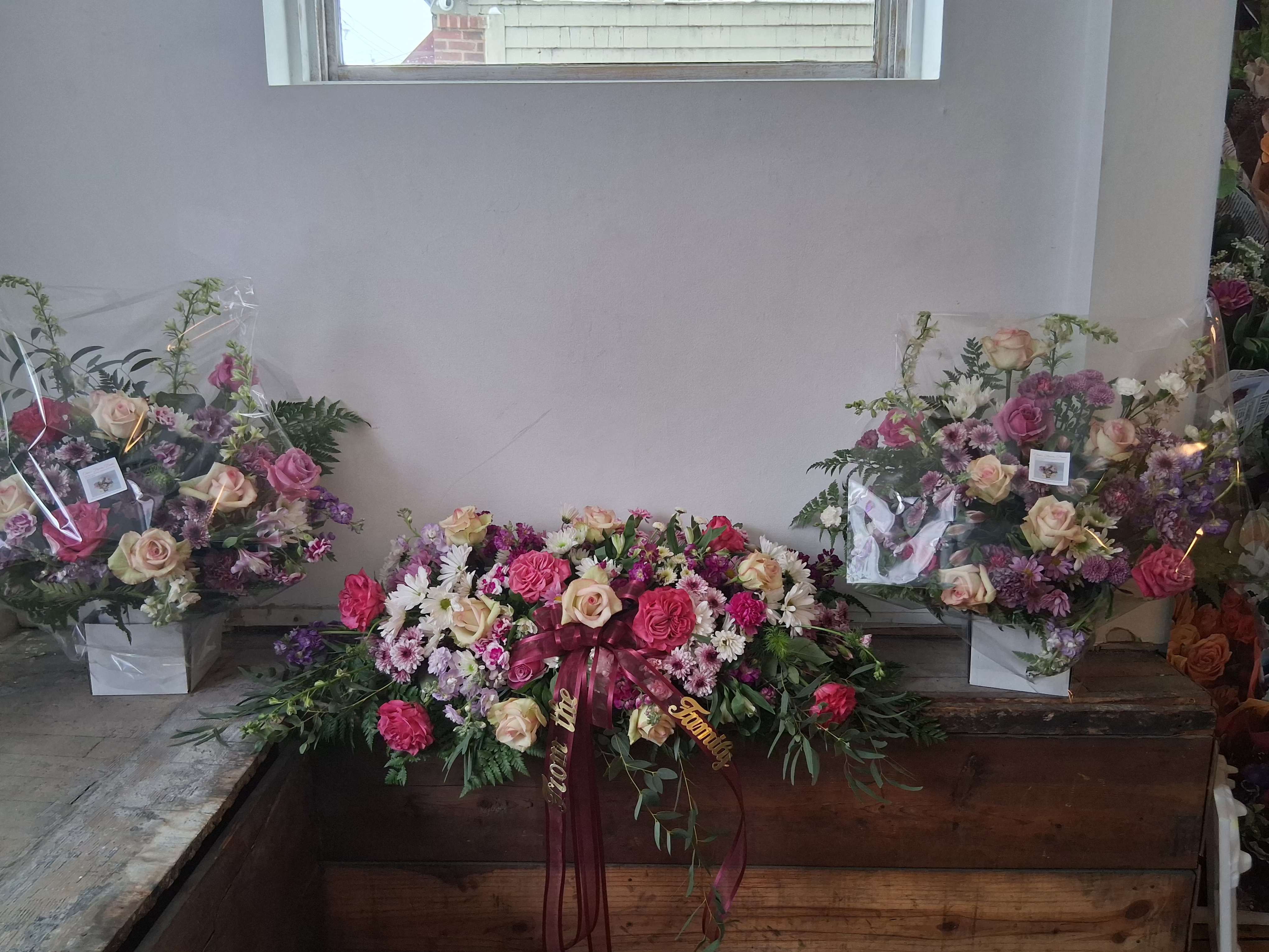 &quot;In loving memory&quot; sympathy trio - Tree pieces sympathy sat (half a casket spray and 2 matching vases) in pink, purple and white