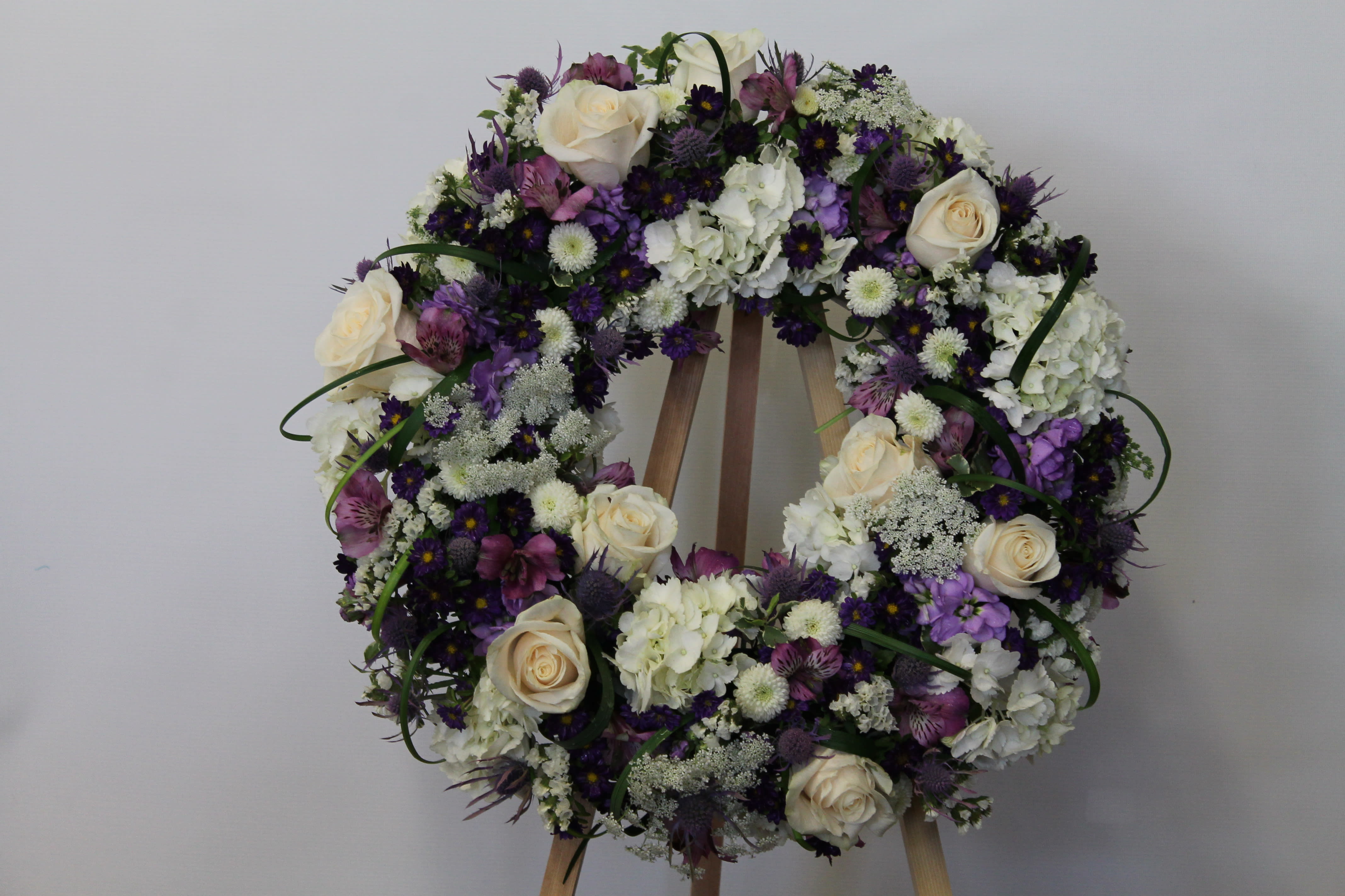 White and Purple Wreath/26 - 18&quot; Wreath