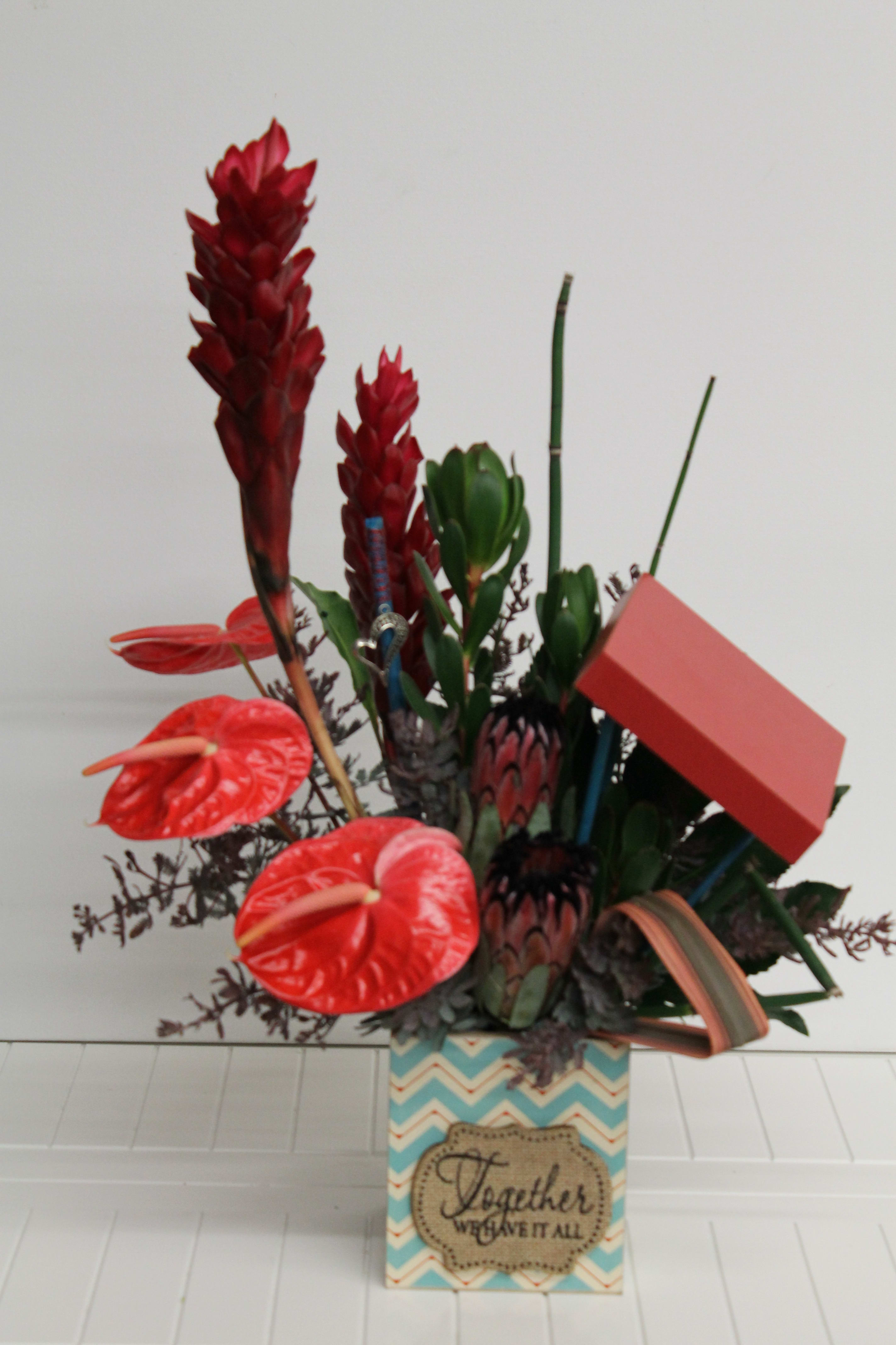 Tropical Love-V/26 - Ginger, Anthurium, Leucadendron, Protea
