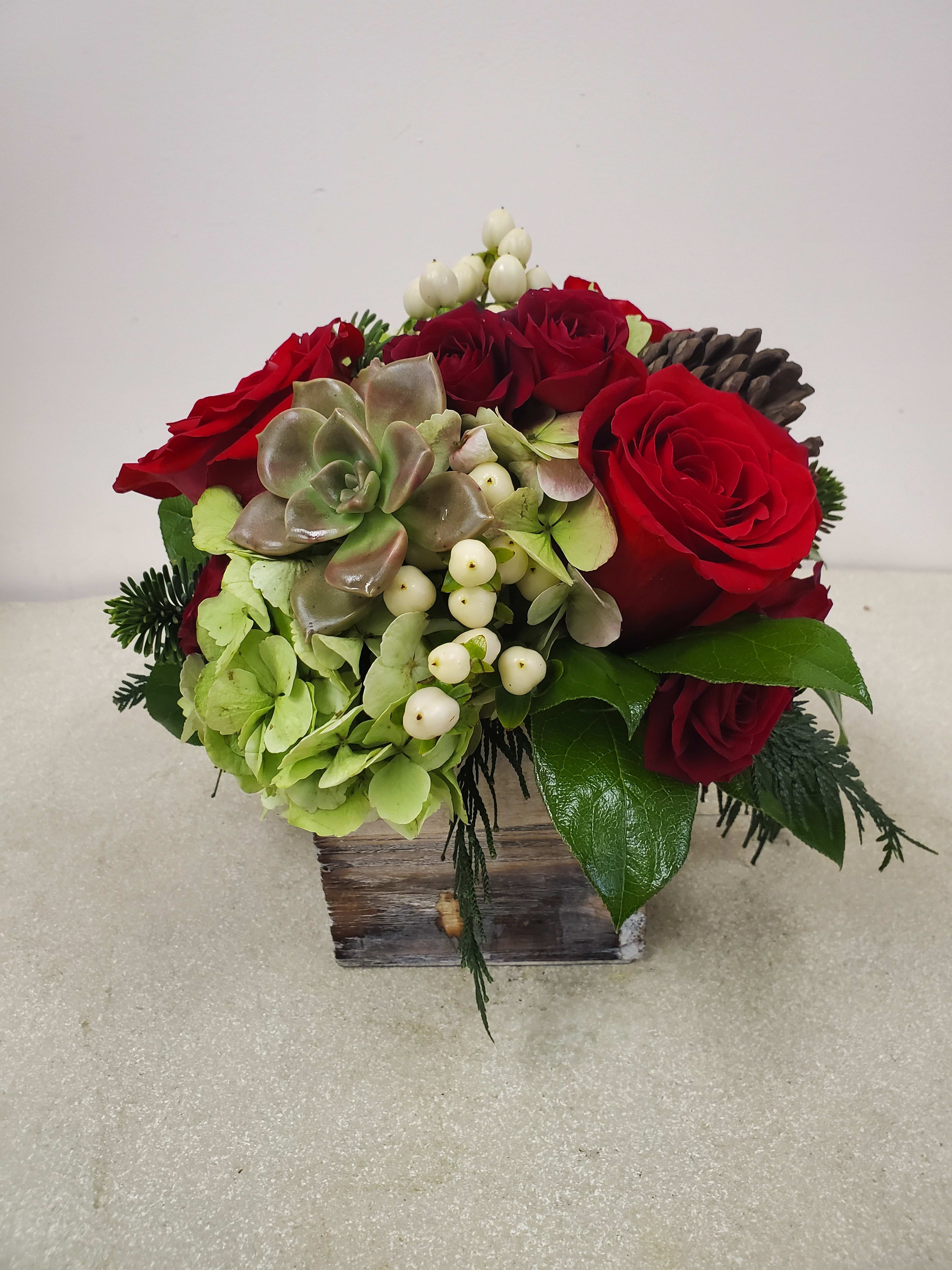 Baby it's cold outside - Small wood box arrangement