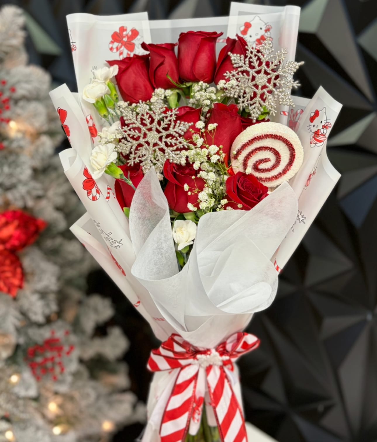 XMAS  Candy cane - 1 Candy Cane inspired bouquet. Perfect for the Holidays 1 Full Dozen , Topped with Christmas decorations  