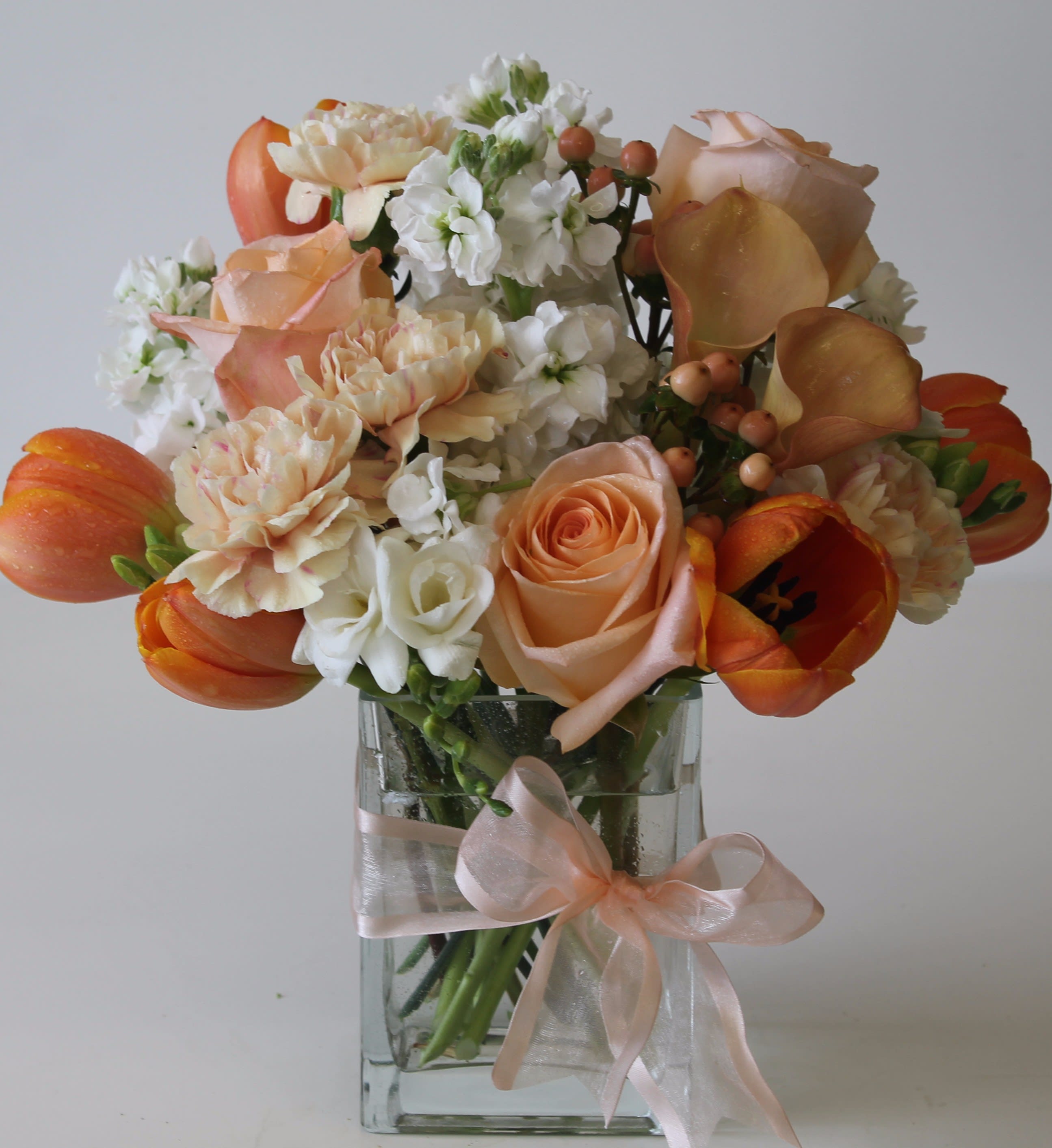 Best Moments/26 - Rose, Calla Lilly, Carnations, Tulips, Hypericum, Freesia, Stock