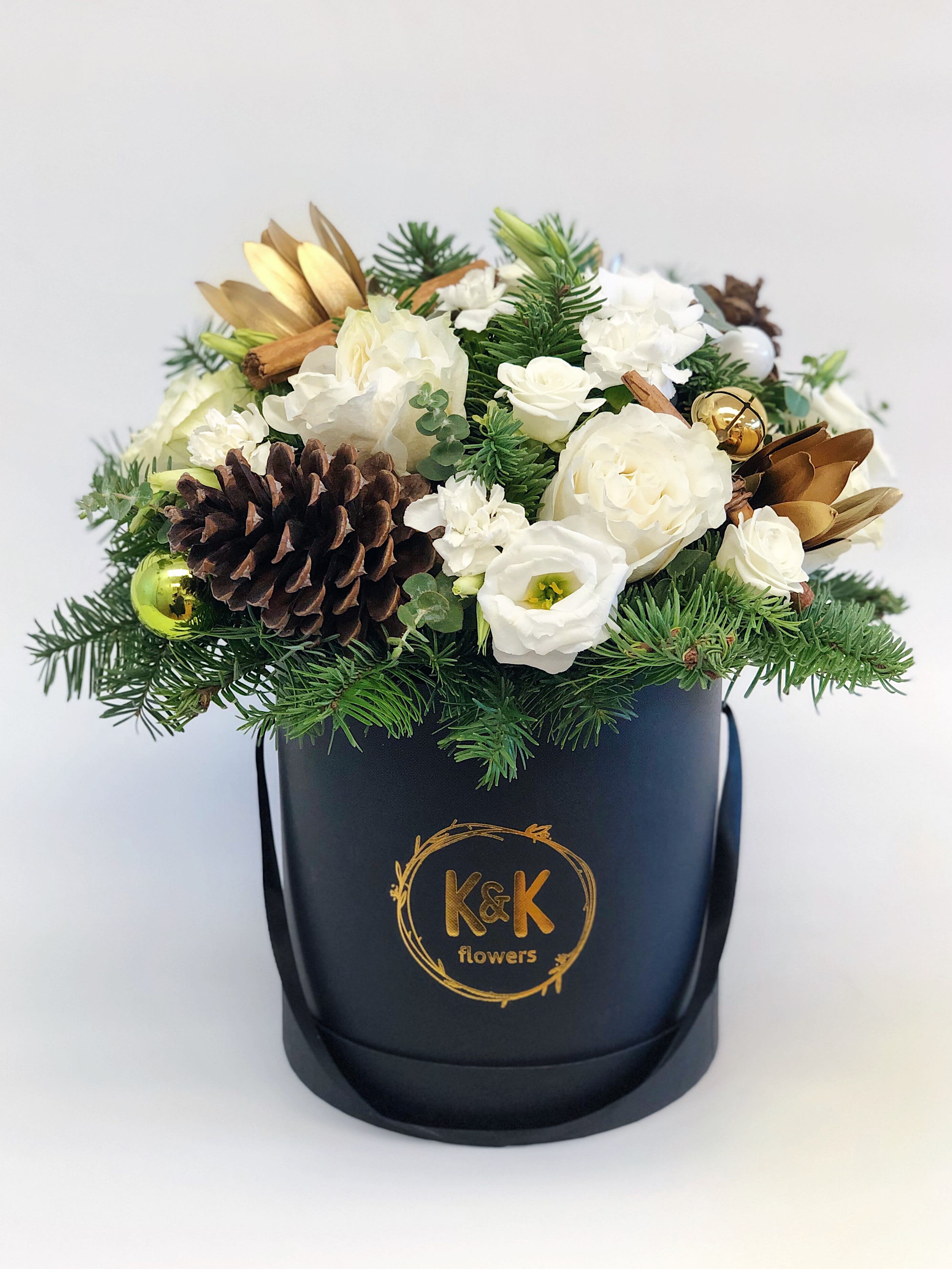Winter White and gold black Hat Box Small - If You want bouquet with a twist, choose our flower boxes. We have wood boxes for rustic looking arrangements, or hat boxes for a more elegant look. It’s a beautiful and convenient way. Flowers in boxes don’t need vases. That makes it perfect for transportation and keeping flowers hydrated and secure.