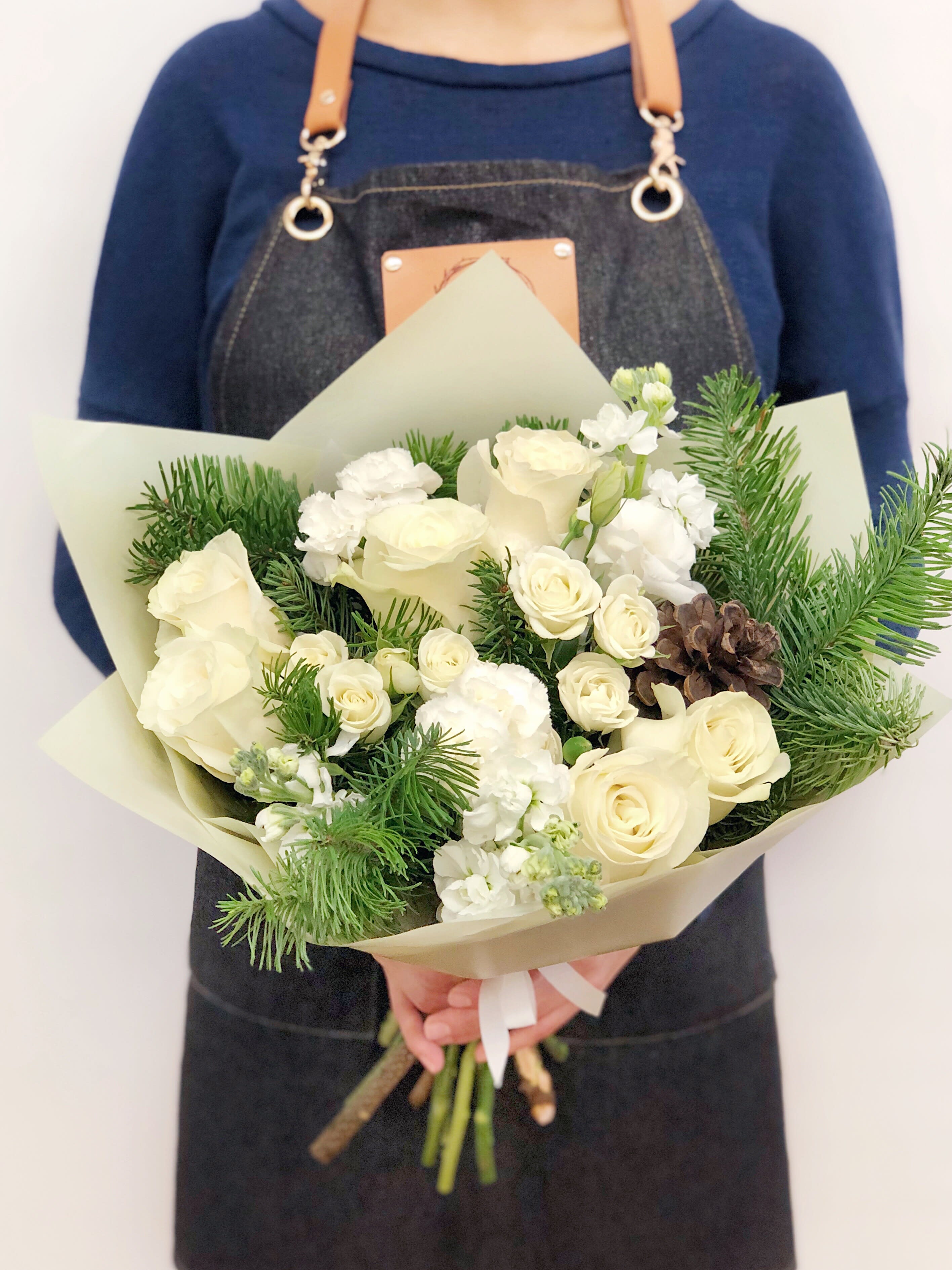 Winter white bouquet - Mixed flowers bouquets, from romantic and gentle to edgy and interesting looks. Or simple, yet sophisticated mono bouquets. You will find something to Your taste. ALL BOUQUETS COME WITHOUT VASES.