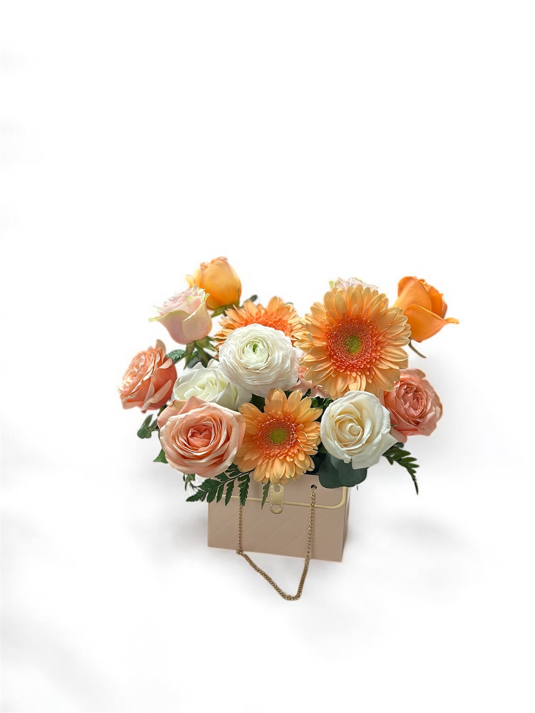 Pretty purse - Want to send something sweet and filled with burst of happiness, this floral arrangement is designed for you to do exactly that ! We can make this item in any color your request just leave it in the notes and our designer will create this special arrangement for you. 