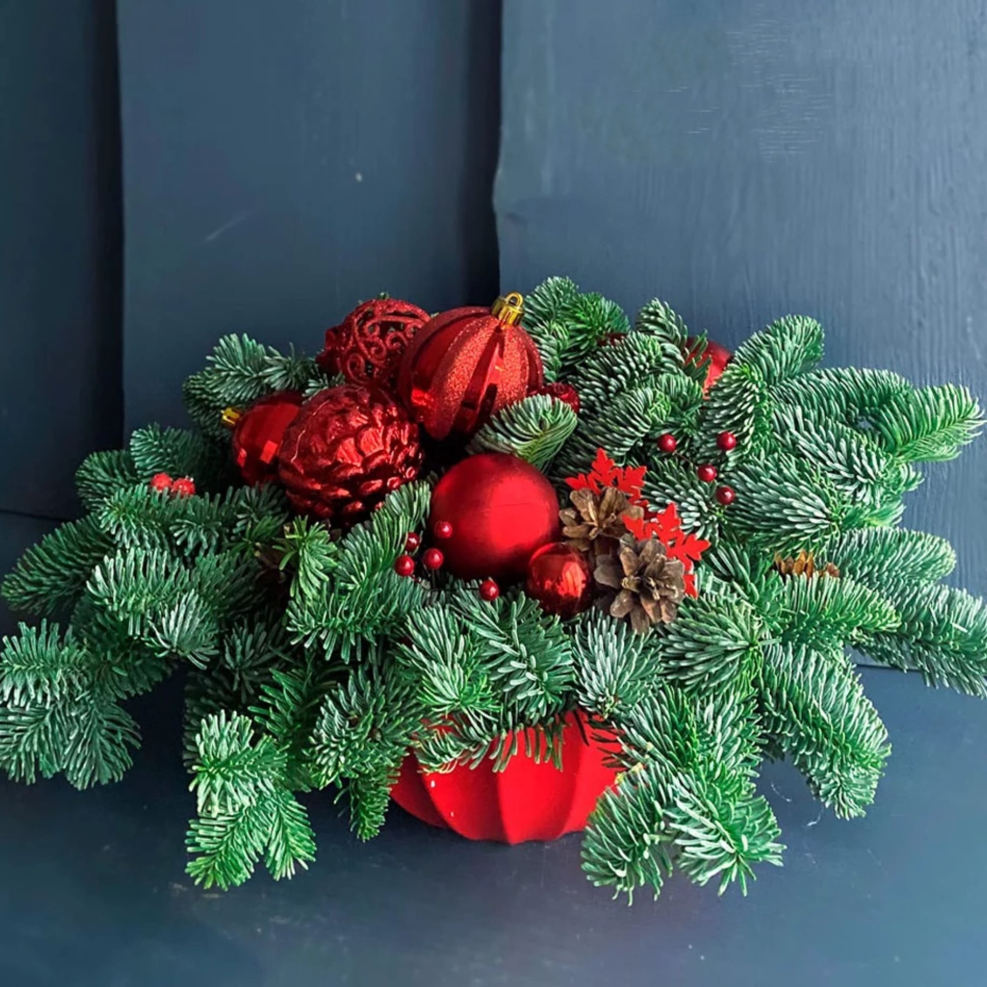 Red Christmas Centerpiece - Red Christmas Centerpiece
