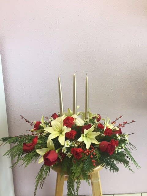 Believe in the Magic by Forever Flowers - Fall in love with the Christmas season with this red, white, green and gold centerpiece!