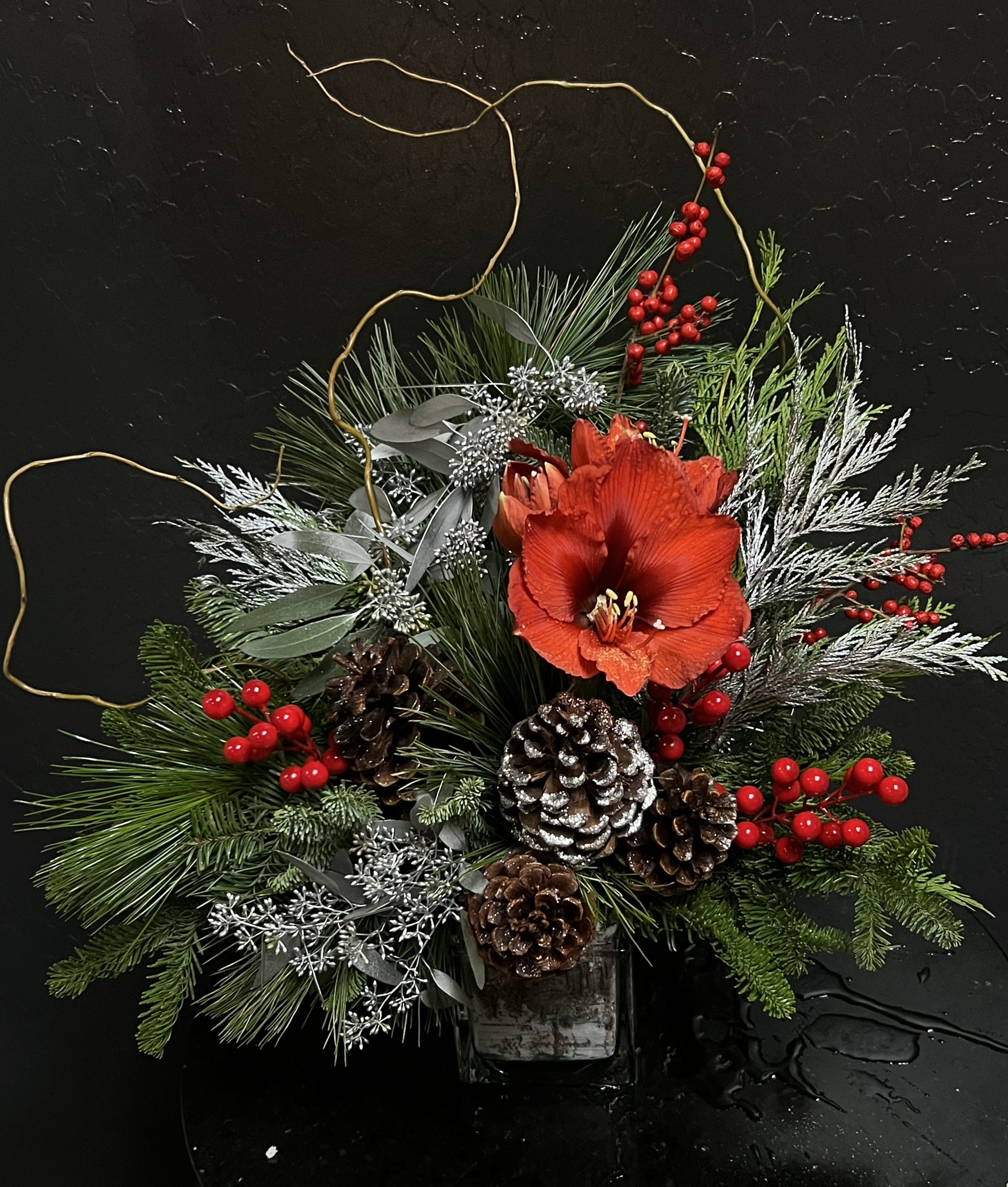 Rustic Amaryllis Bouquet  - Rustic Amaryllis Bouquet 