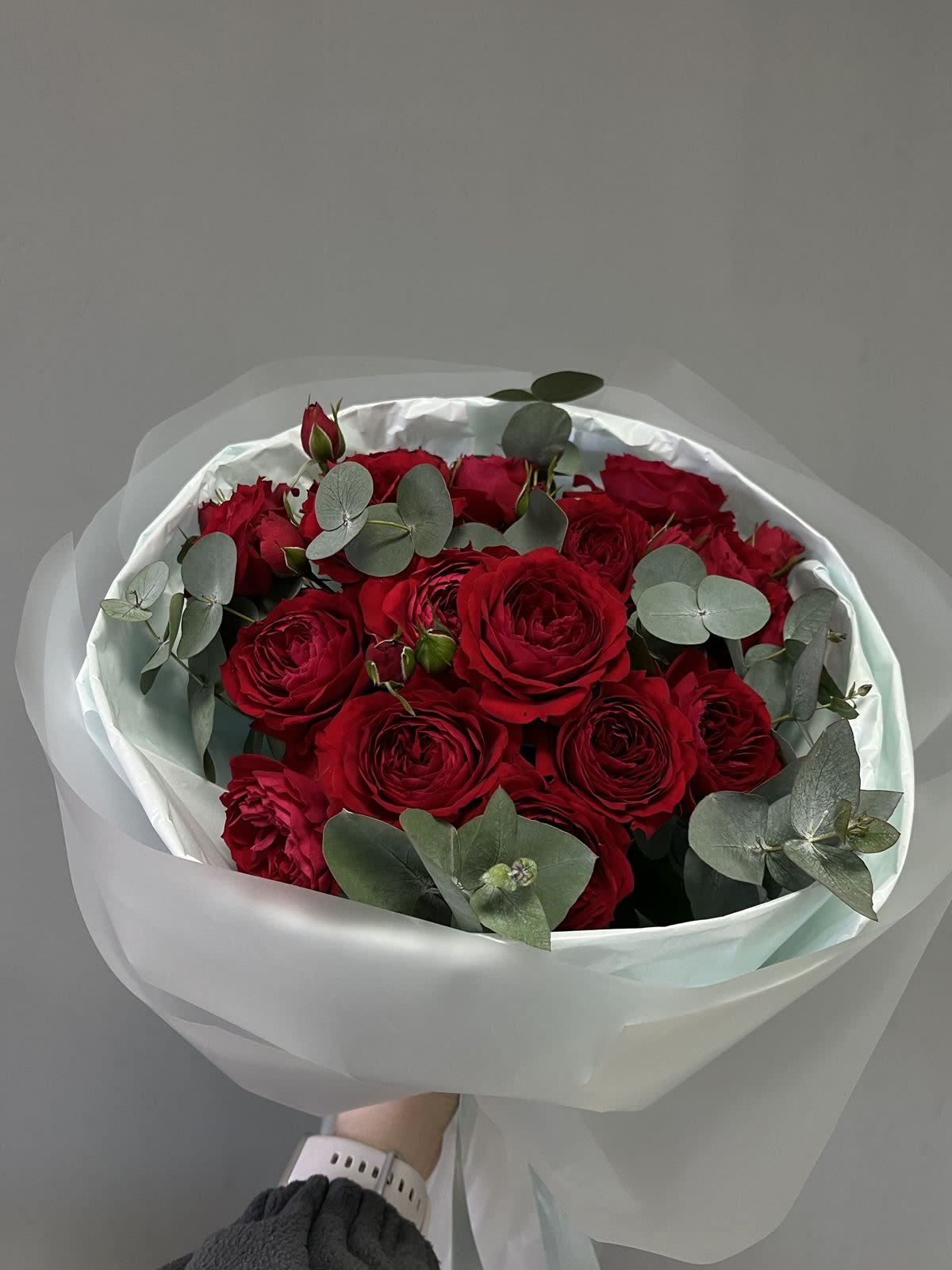 Sweet 25 Roses -  A charming bouquet of 25 delicate roses — soft, romantic, and perfect for any special moment.