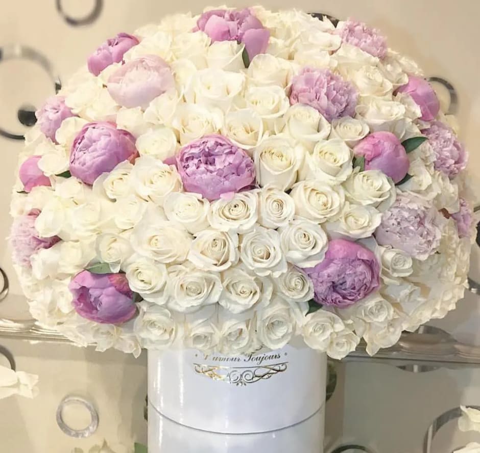 150 Roses with Peonies touch - 150 Premium Roses mixed with peonies