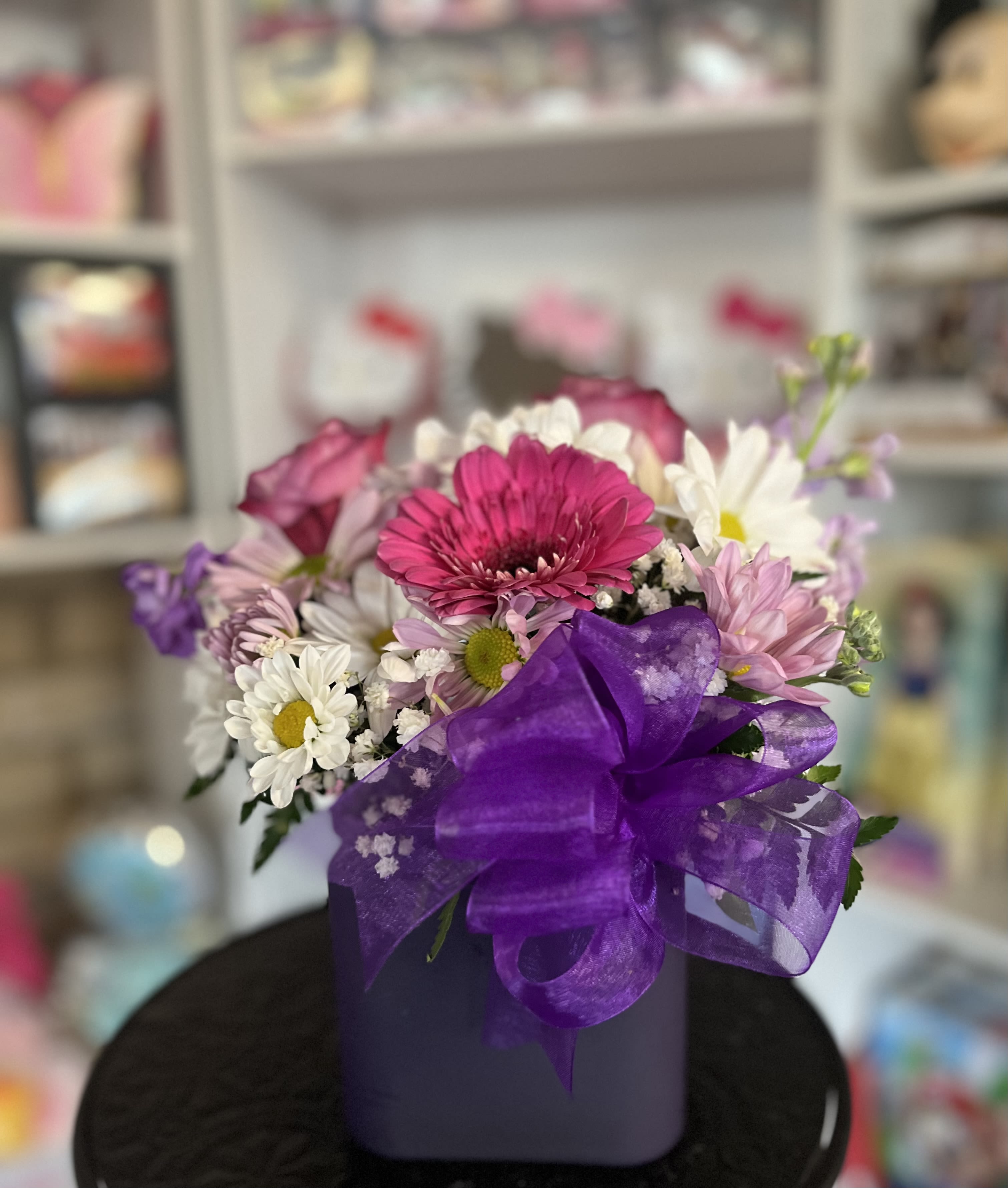 Purple cube love - fresh flowers in purple cube vase 