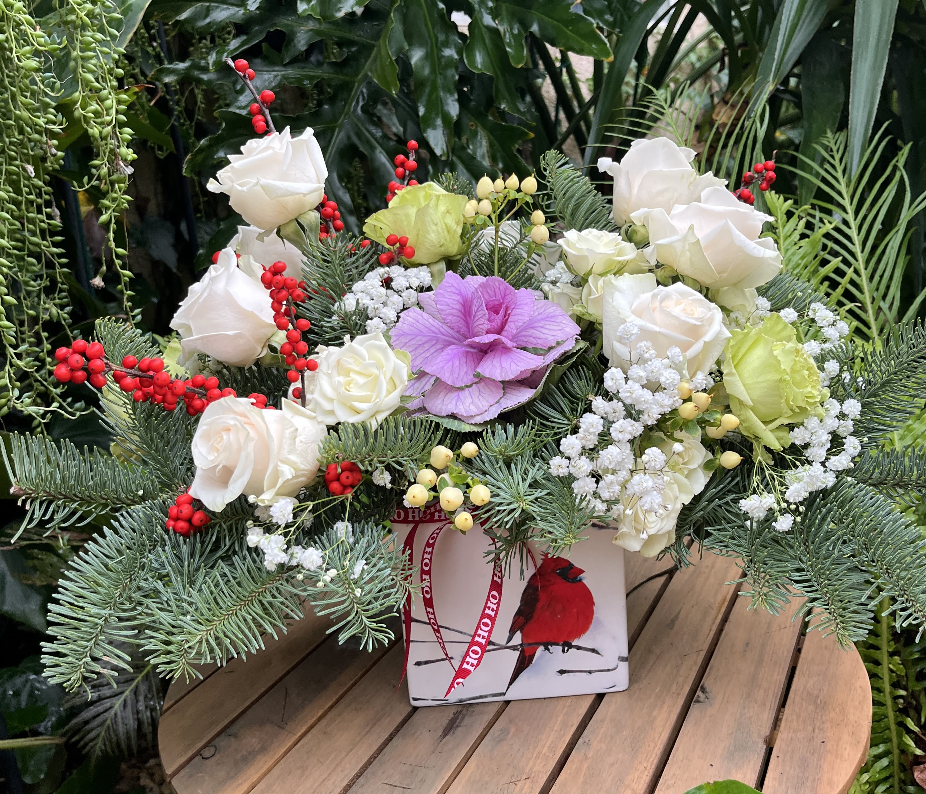 Bird - Fresh flower arrangement 